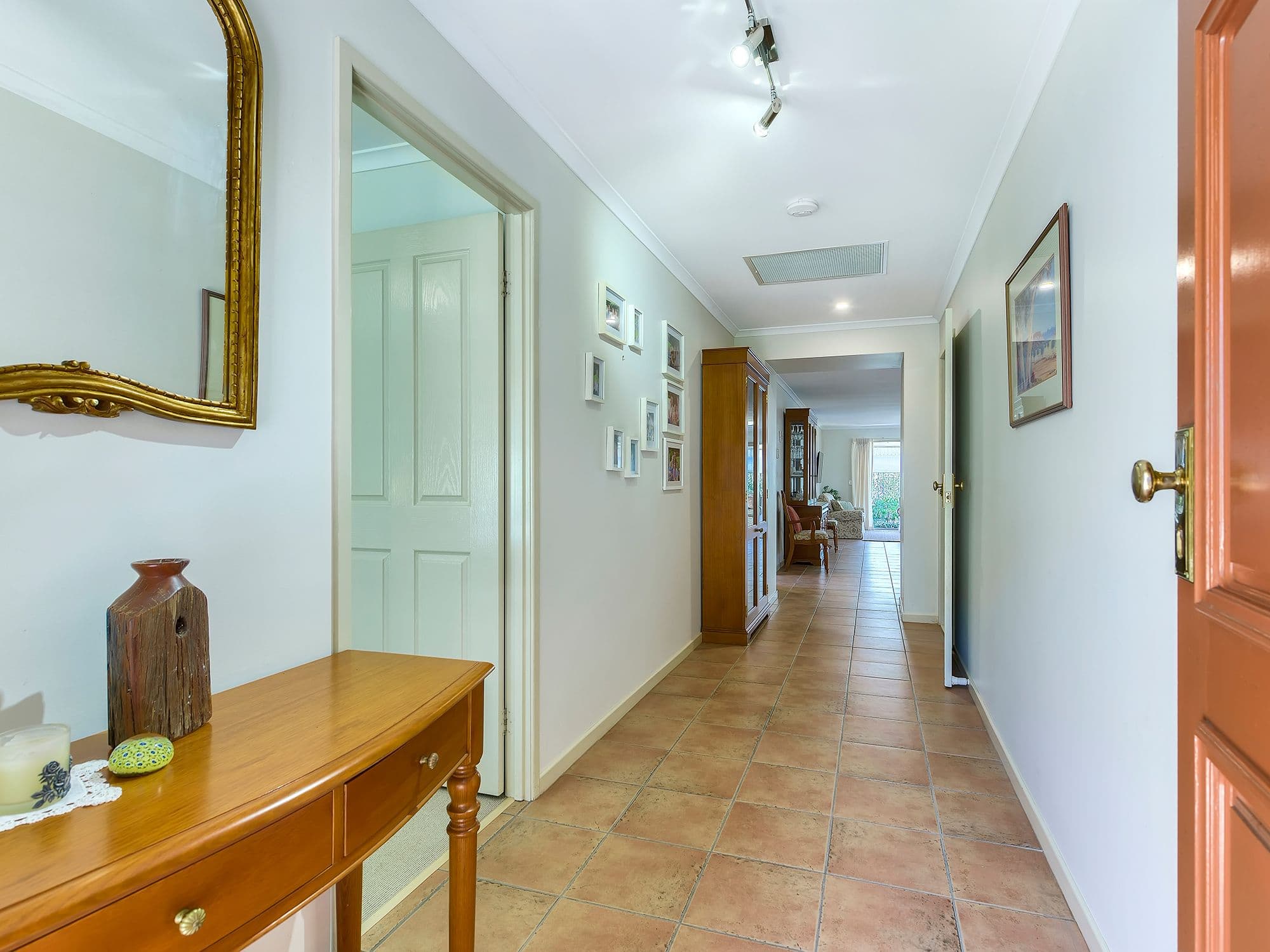 6 Benton Close, The Gap QLD 4061, The Gap - Thumbnail 2