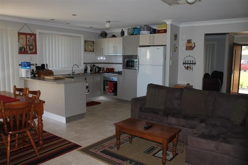 8 Javea Close, DUBBO NSW 2830, Dubbo - Thumbnail 2