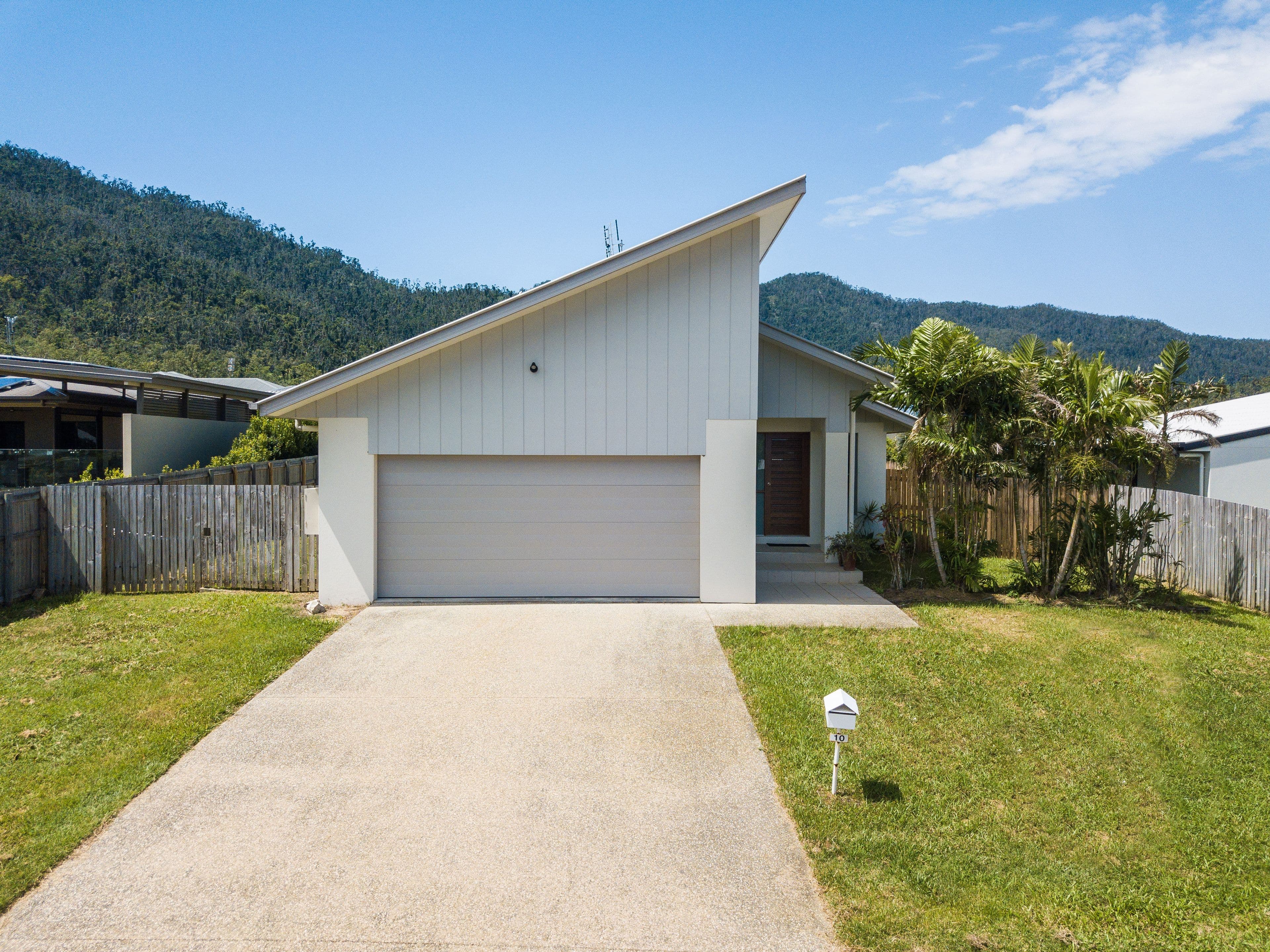 10 Endeavour Circuit, Cannonvale QLD 4802, Cannonvale - Thumbnail 2