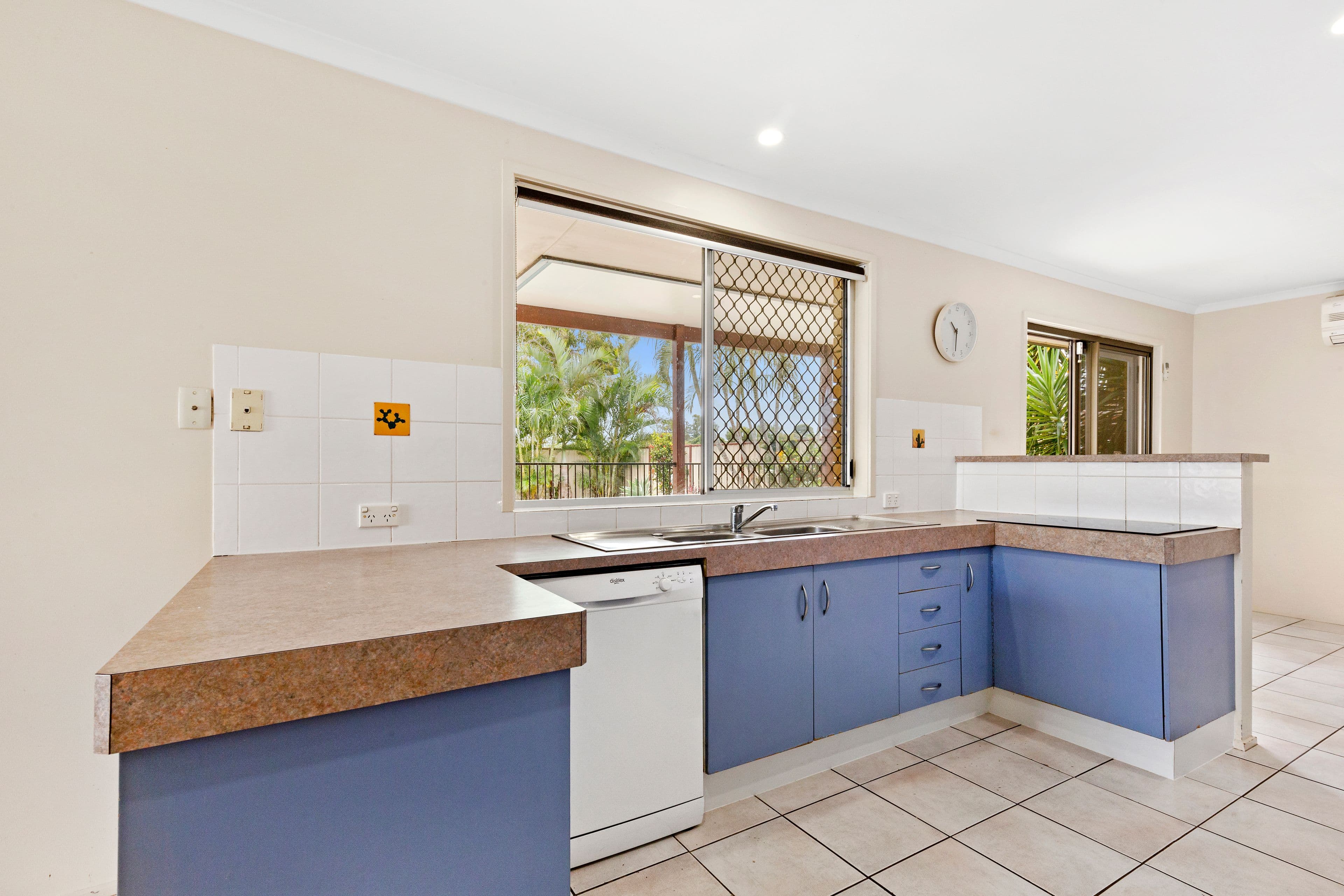 20 Volante Crescent, Mermaid Waters QLD 4218, Mermaid Waters - Thumbnail 6