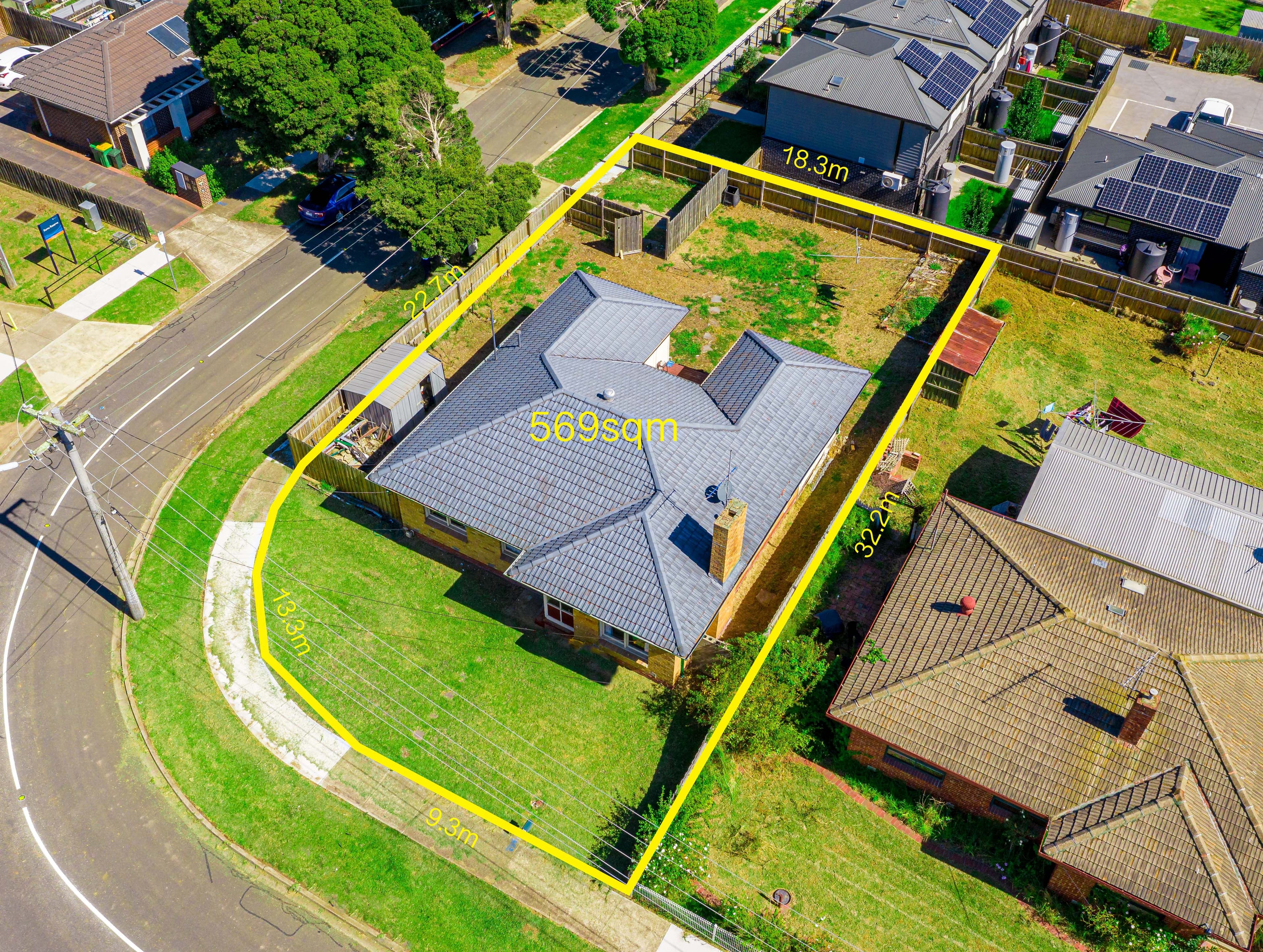 35 Brunei Crescent, Heidelberg West VIC 3081, Heidelberg West - Thumbnail 2