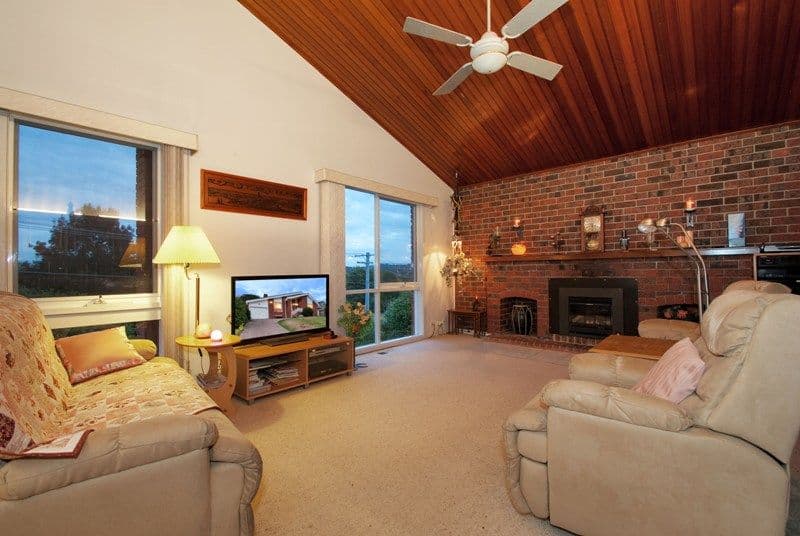 57 WANDANA Crescent, MOOROOLBARK VIC 3138, Mooroolbark - Thumbnail 2