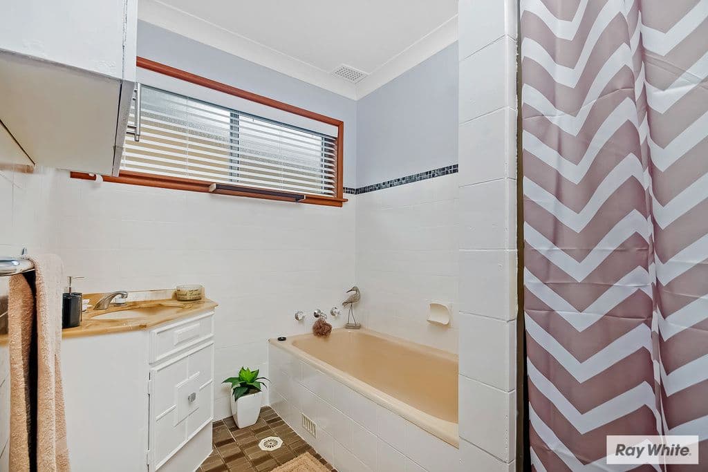 27 Dorrigo Avenue, WOONONA NSW 2517, Woonona - Thumbnail 3