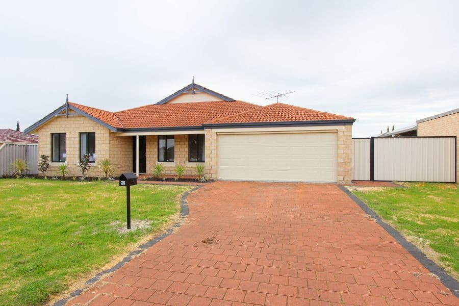 92 Bridgeman Drive, Bennett Springs WA 6063, Bennett Springs - Thumbnail 2