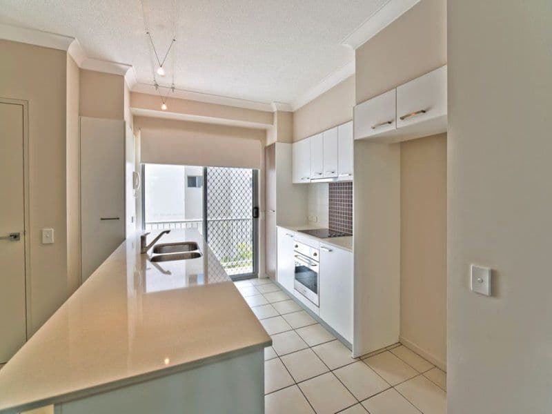 12 Bayview Street, RUNAWAY BAY QLD 4216, Runaway Bay - Thumbnail 7
