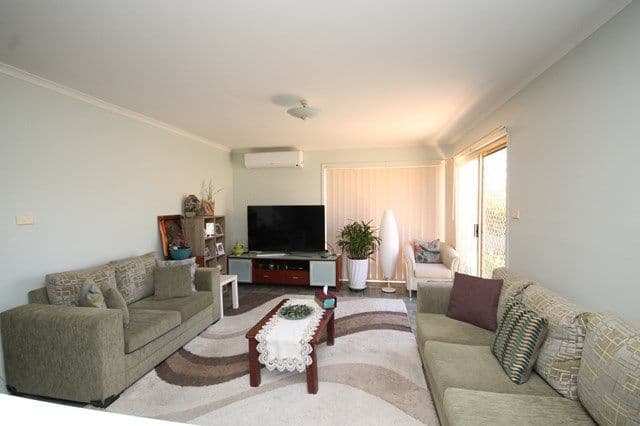 103 Pacific Palms Circuit, Hoxton Park - Thumbnail 2