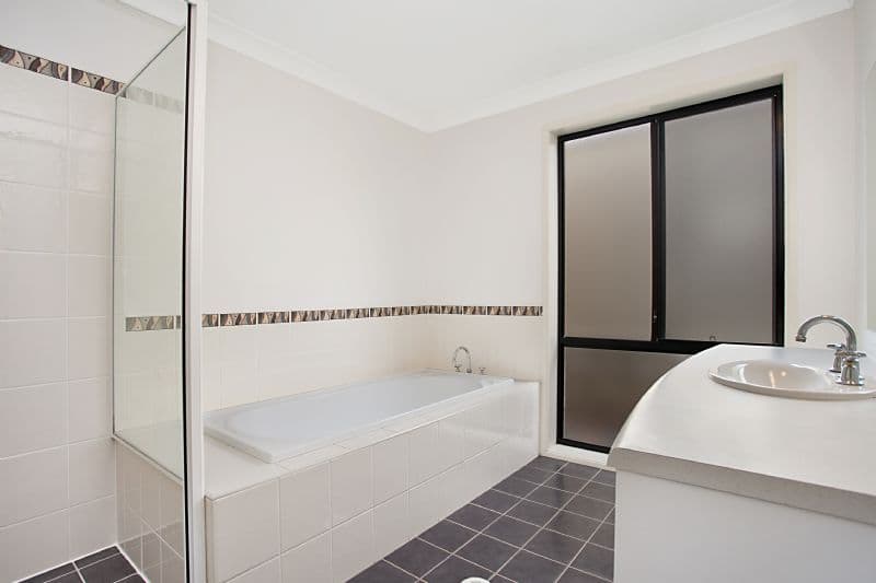 27 Pyalla Avenue, ABERGLASSLYN NSW 2320, Aberglasslyn - Thumbnail 7