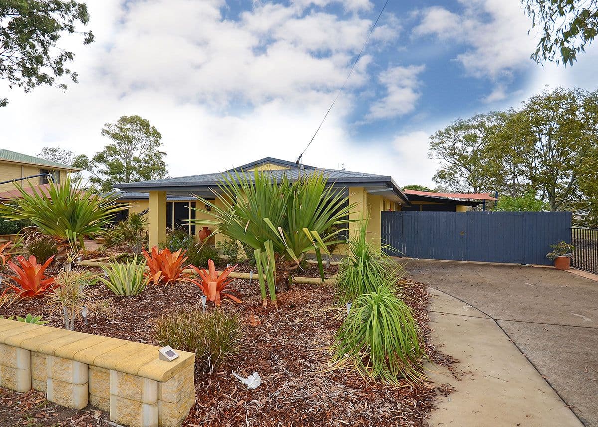 17 Helsham Street, POINT VERNON QLD 4655, Point Vernon - Thumbnail 3
