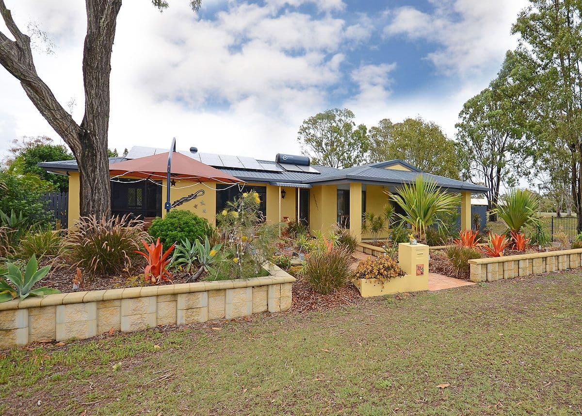 17 Helsham Street, POINT VERNON QLD 4655, Point Vernon - Thumbnail 8