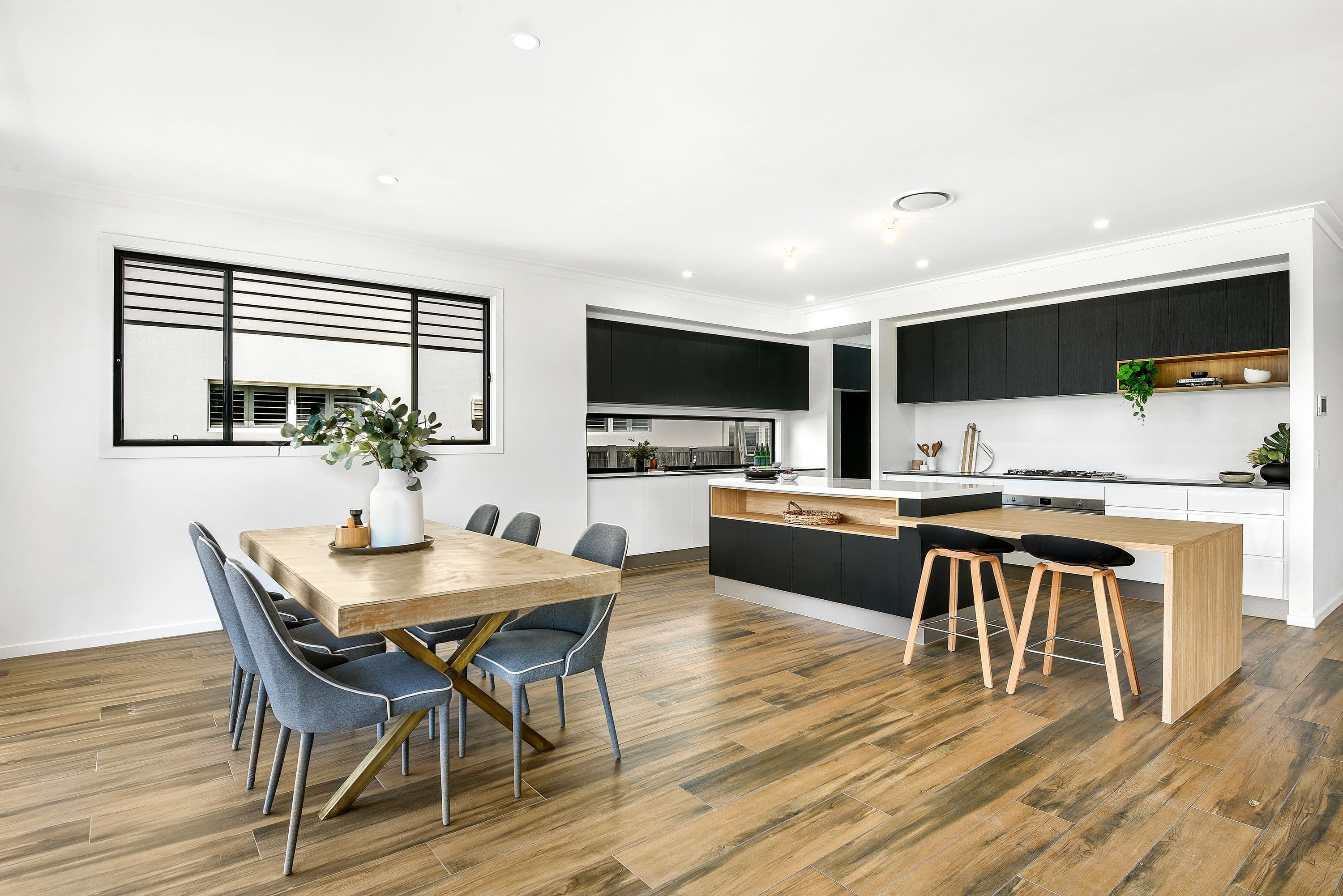 84 Clear Island Road, Broadbeach Waters QLD 4218, Broadbeach Waters - Thumbnail 3