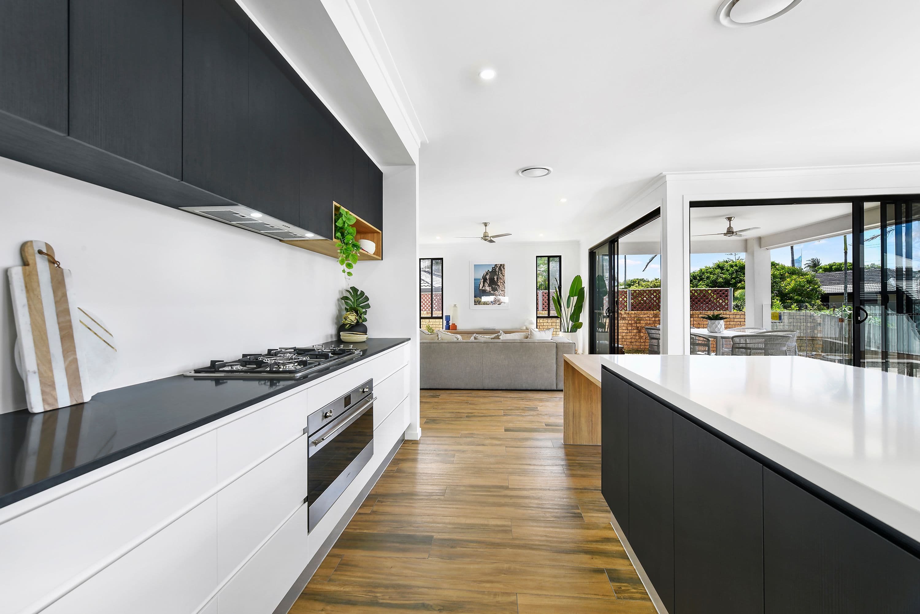 84 Clear Island Road, Broadbeach Waters QLD 4218, Broadbeach Waters - Thumbnail 4