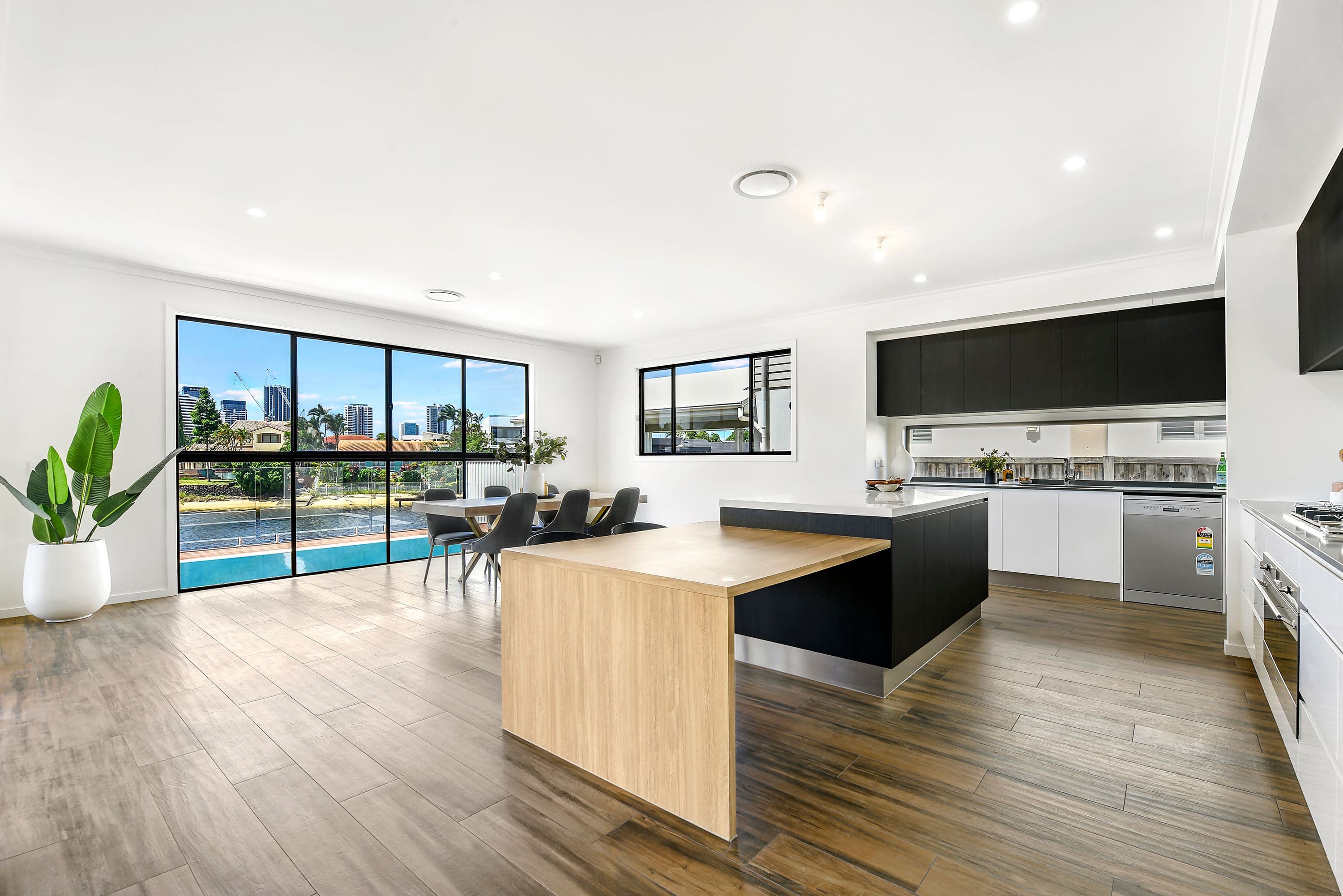 84 Clear Island Road, Broadbeach Waters QLD 4218, Broadbeach Waters - Thumbnail 8