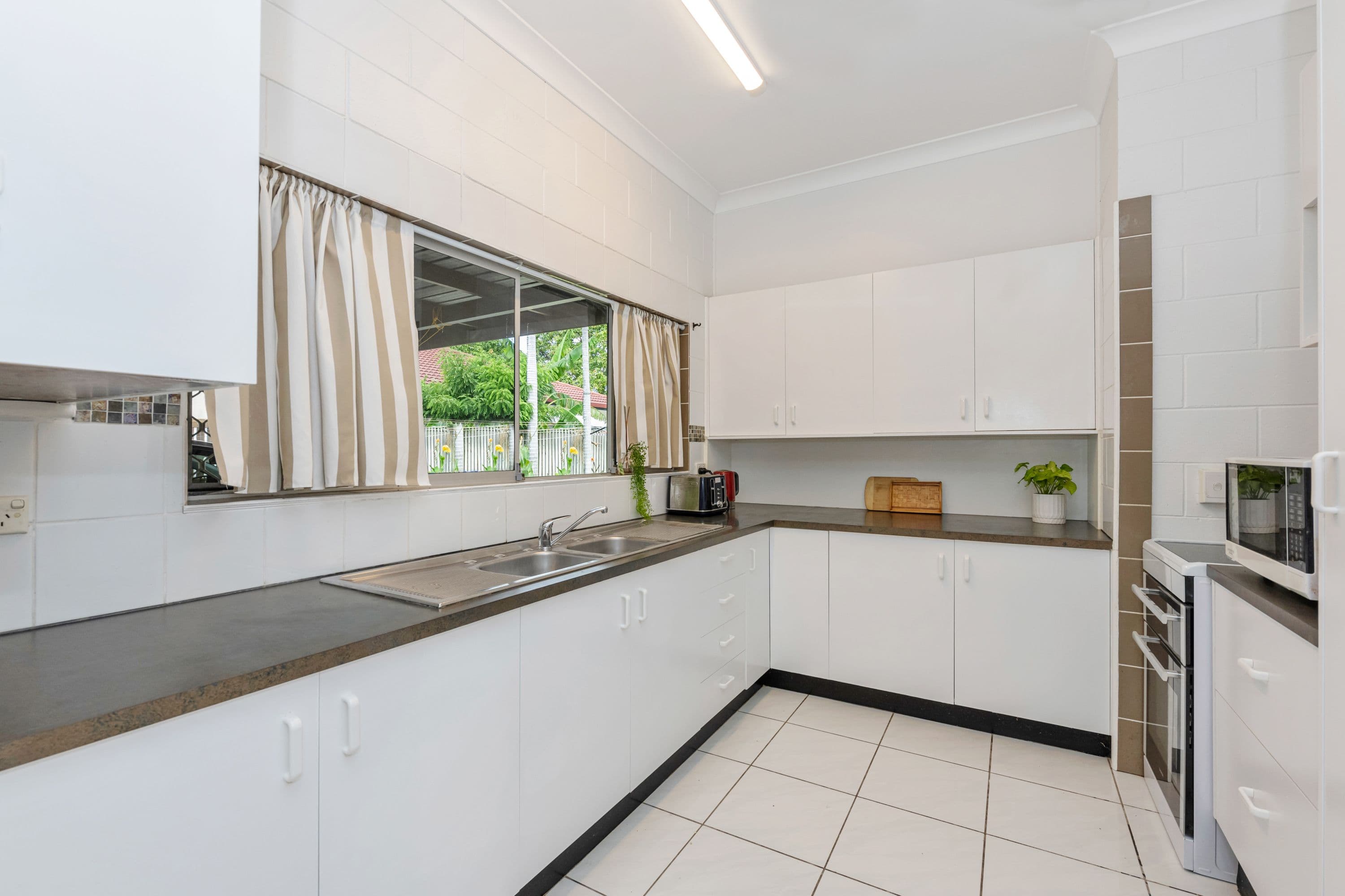 2 Lumeah Street, Cranbrook QLD 4814, Cranbrook - Thumbnail 6