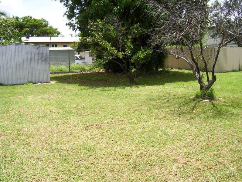 29 Hannan Drive, MORANBAH QLD 4744, Moranbah - Thumbnail 4