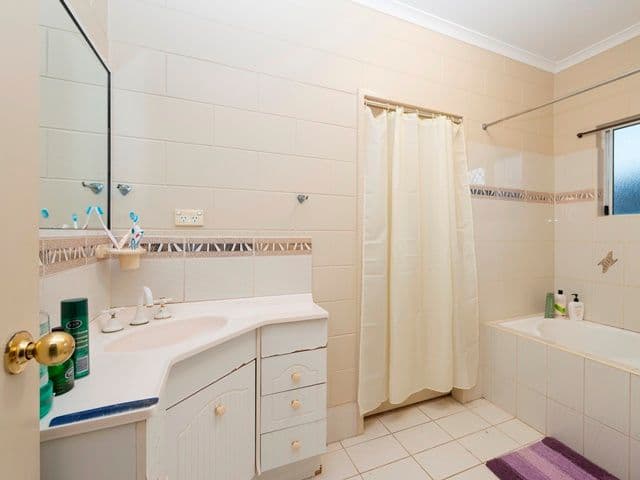 16 Atlantic Close, WHITE ROCK QLD 4868, White Rock - Thumbnail 6
