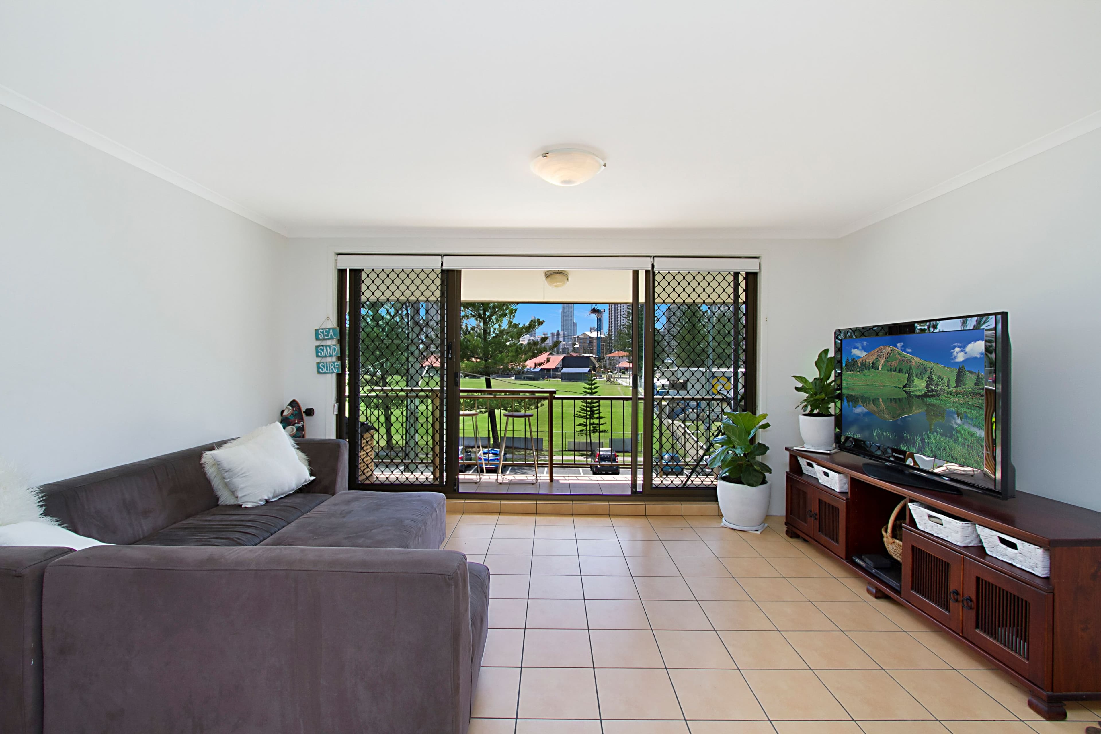 6 'Parkdale Apartments' 12 Chelsea Avenue, BROADBEACH QLD 4218, Broadbeach - Thumbnail 2