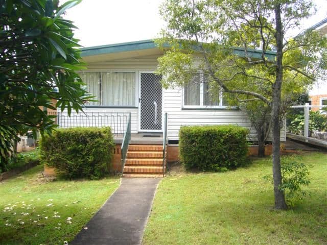 24 Hockings Street, HOLLAND PARK WEST QLD 4121, Holland Park West - Image 1