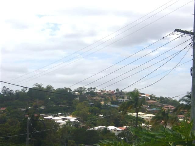 24 Hockings Street, HOLLAND PARK WEST QLD 4121, Holland Park West - Thumbnail 2