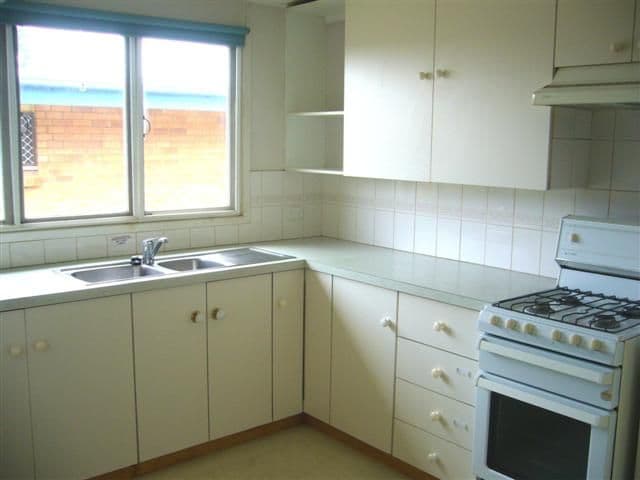 24 Hockings Street, HOLLAND PARK WEST QLD 4121, Holland Park West - Thumbnail 4