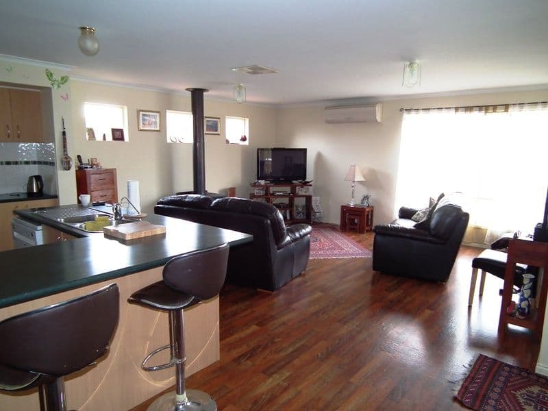 9 Vine Street, NAGAMBIE VIC 3608, Nagambie - Thumbnail 4