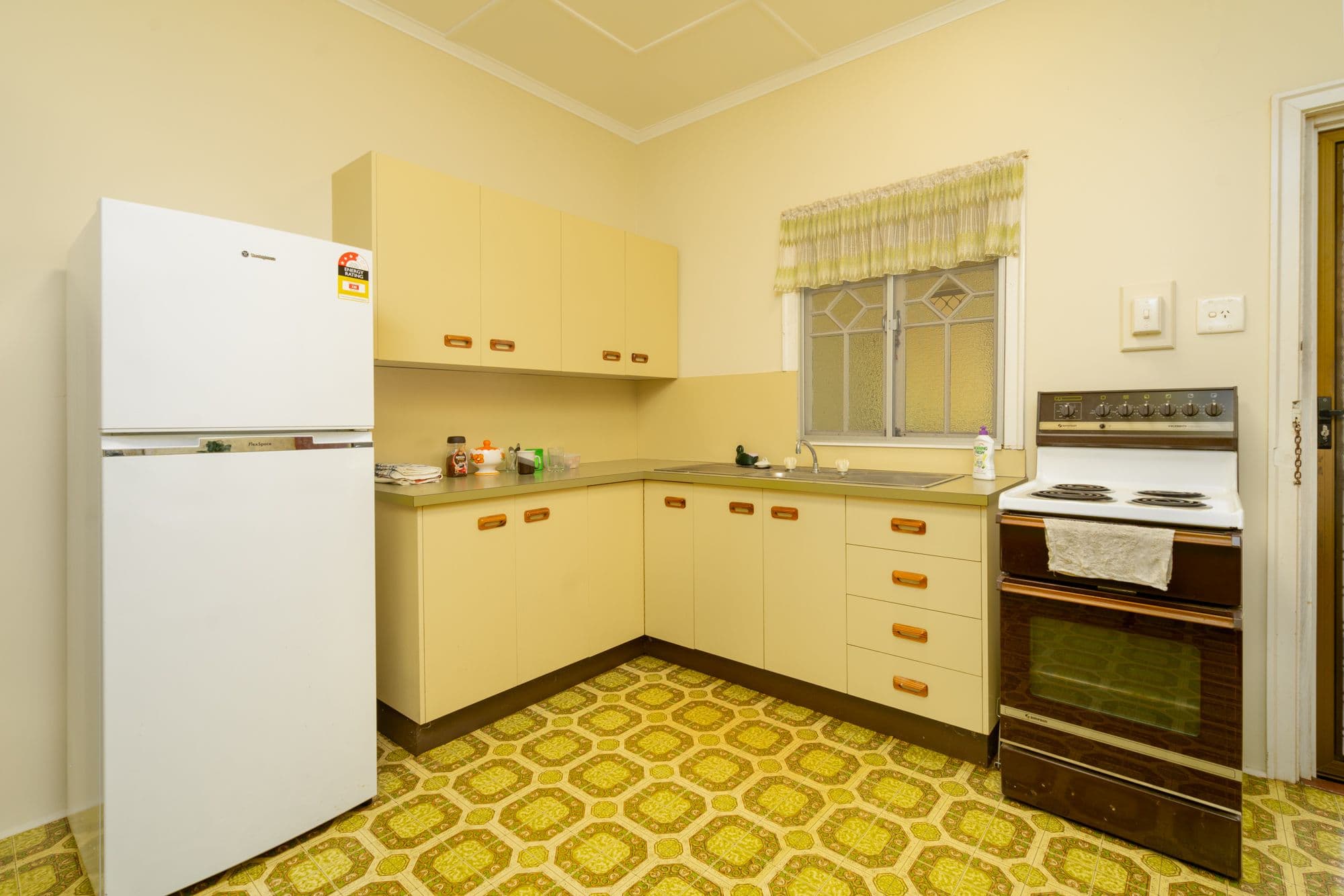 205 Blackstone Road, Silkstone QLD 4304, Silkstone - Thumbnail 7