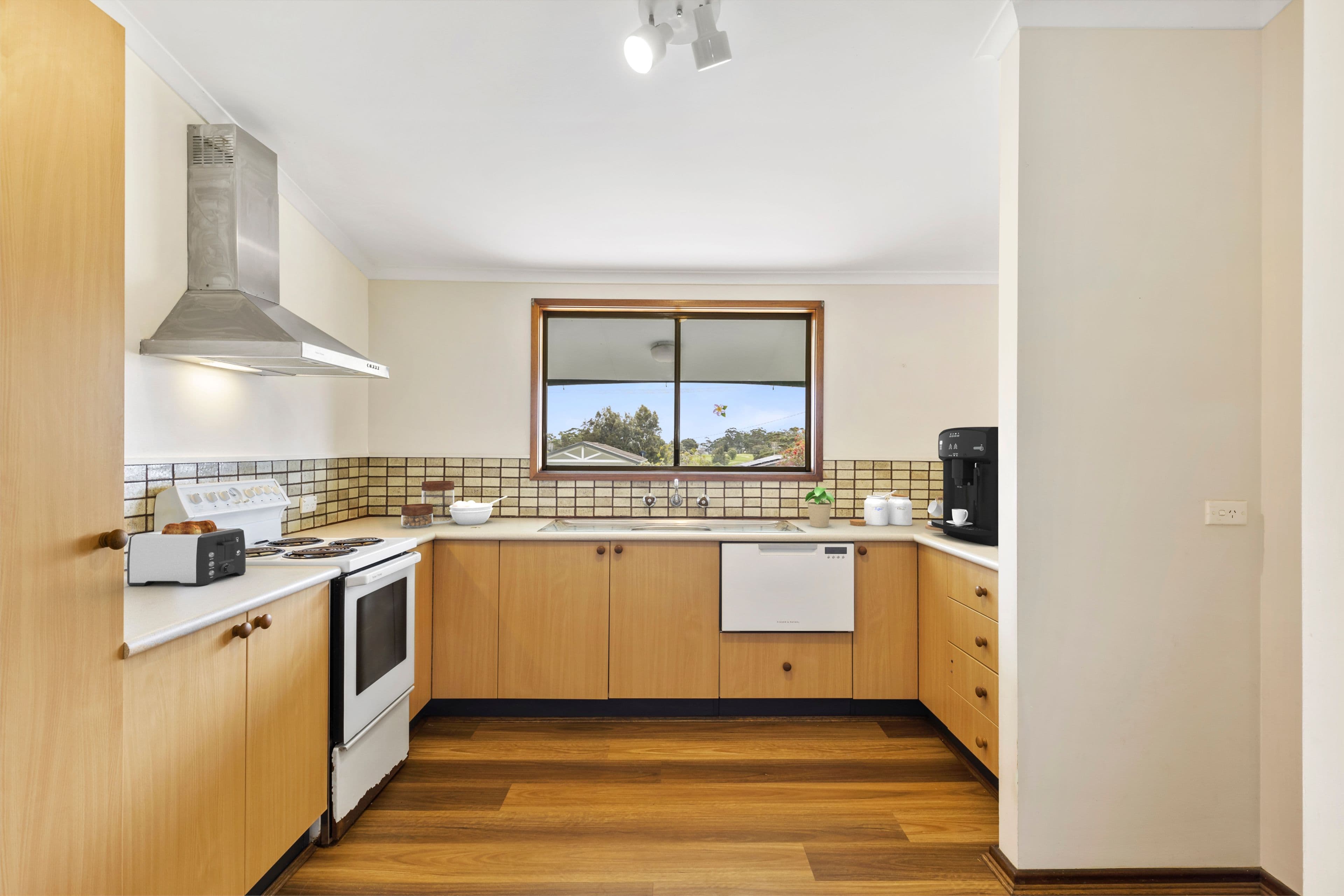 10 Buchan Street, Mollymook NSW 2539, Mollymook - Thumbnail 6