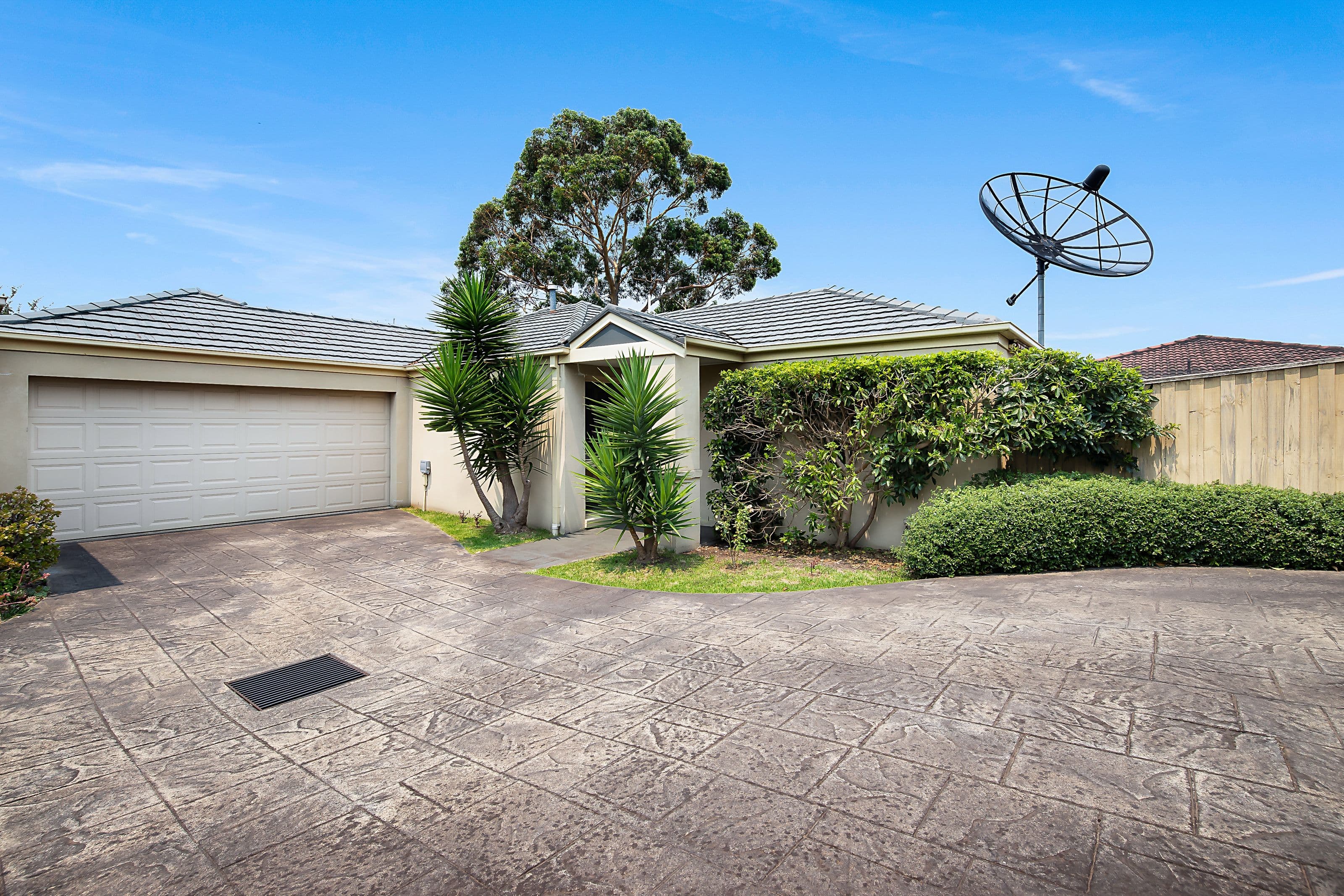 802 Highbury Road, Glen Waverley VIC 3150, Glen Waverley - Image 1