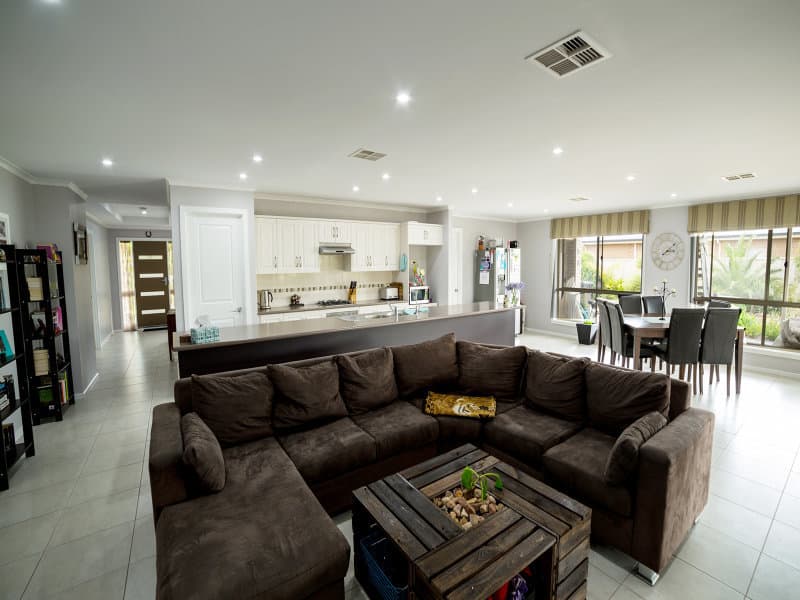 2 Coratina Road, Virginia - Thumbnail 4