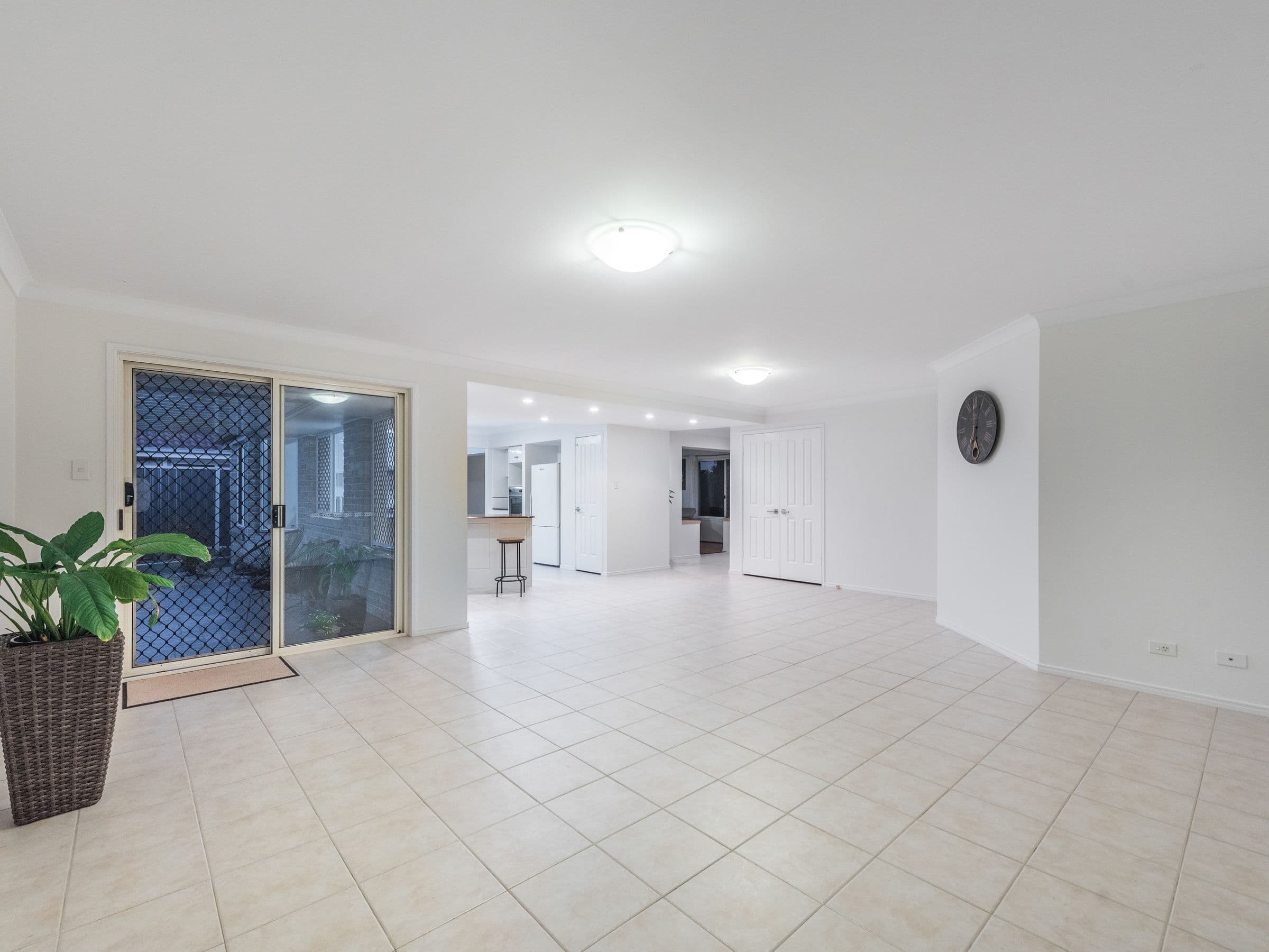 9 Crestwood Street, Kuraby QLD 4112, Kuraby - Thumbnail 3