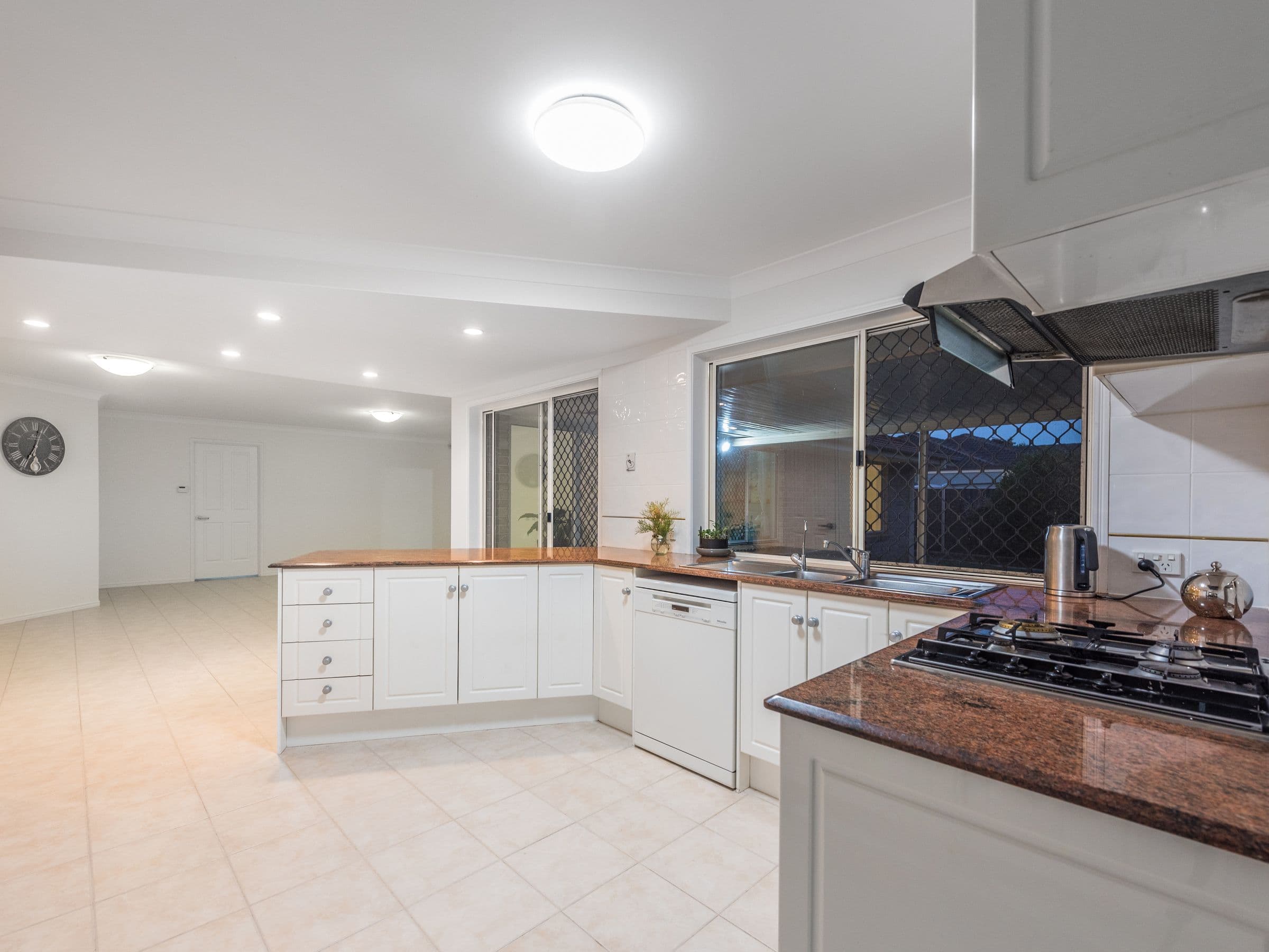 9 Crestwood Street, Kuraby QLD 4112, Kuraby - Thumbnail 4