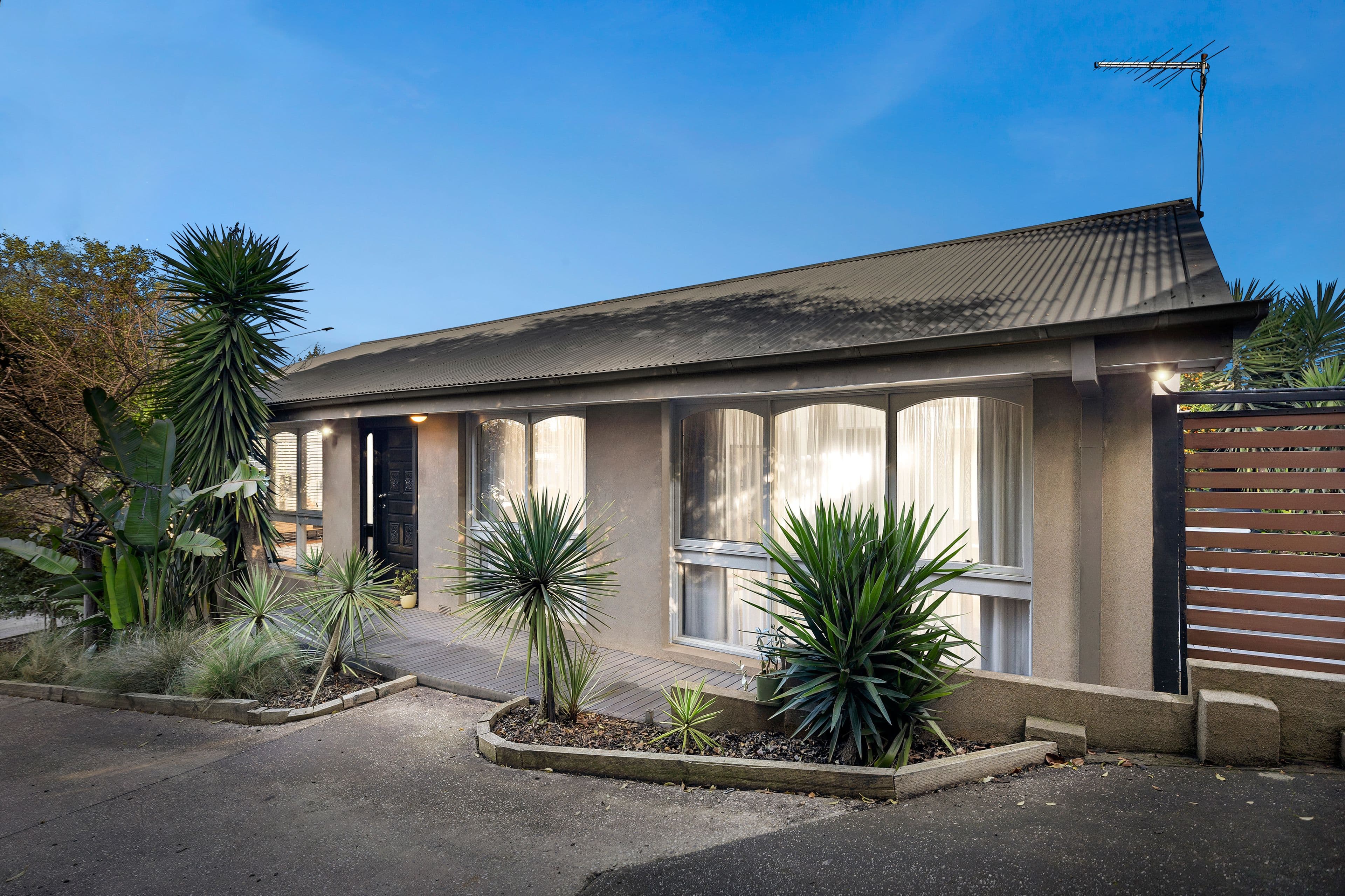 32 Vineyard Road, Sunbury VIC 3429, Sunbury - Image 1