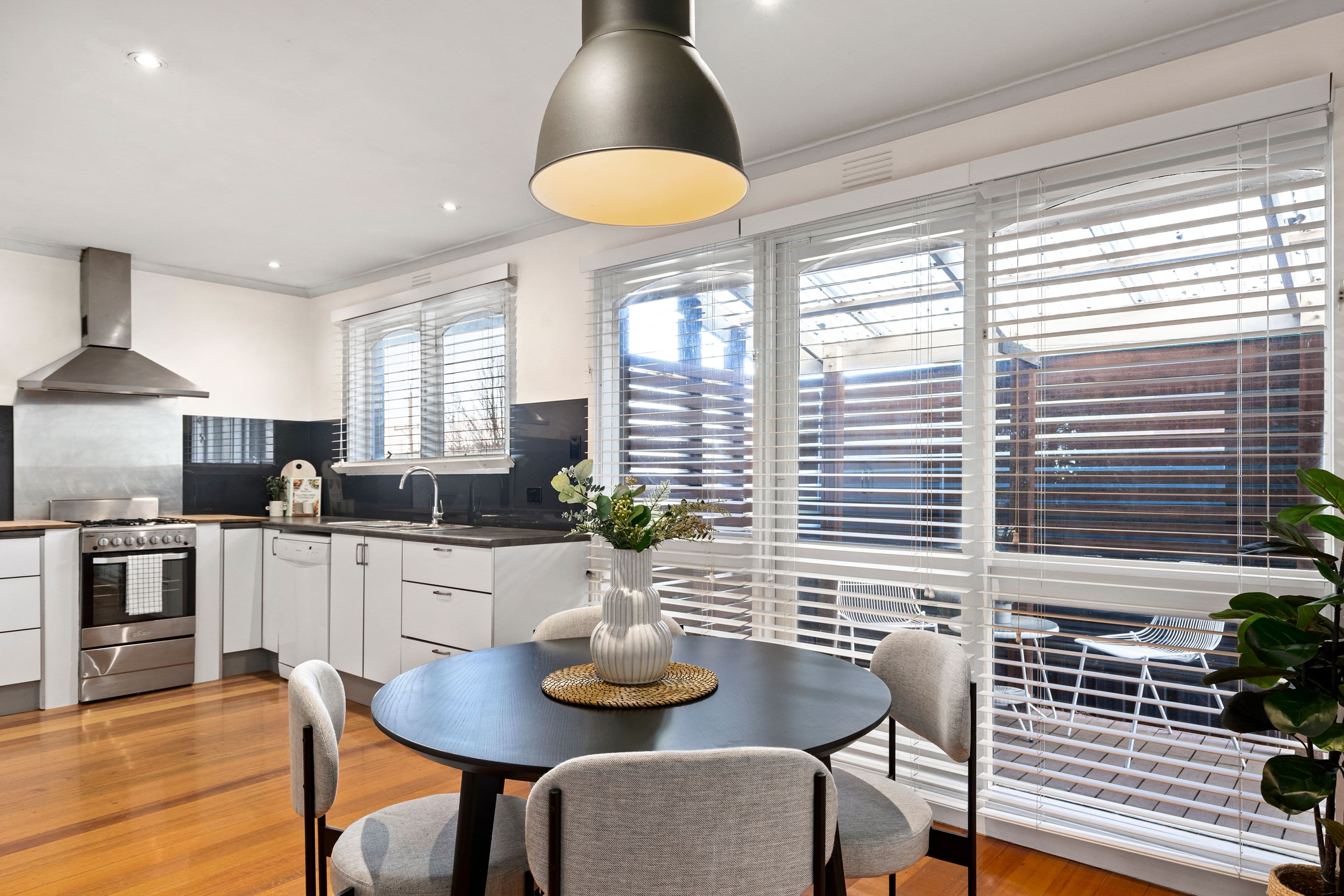 32 Vineyard Road, Sunbury VIC 3429, Sunbury - Thumbnail 3