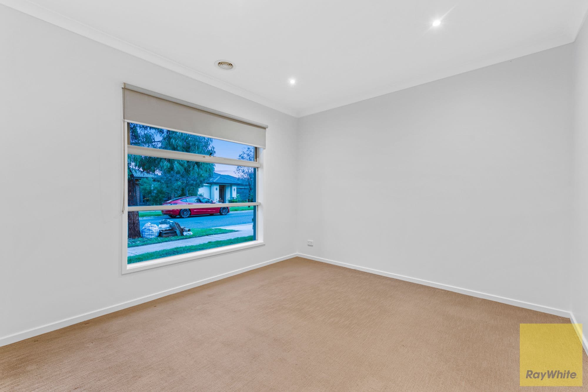 31 Omaroo Street, Truganina VIC 3029, Truganina - Thumbnail 3