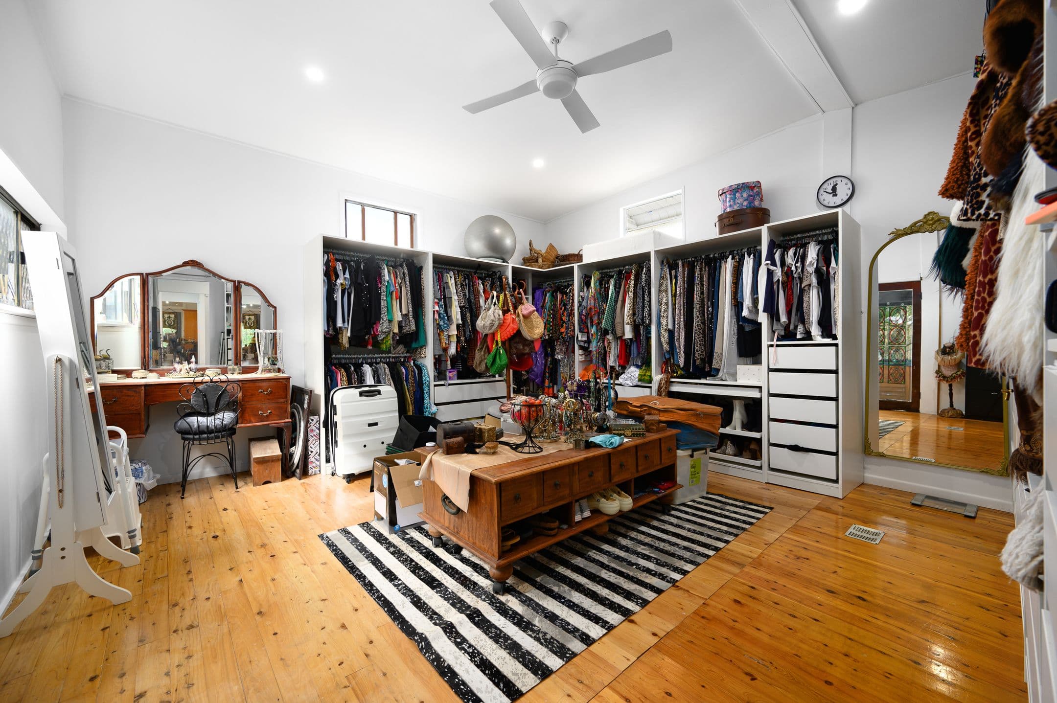 54 Deakin Avenue, Southport QLD 4215, Southport - Thumbnail 6