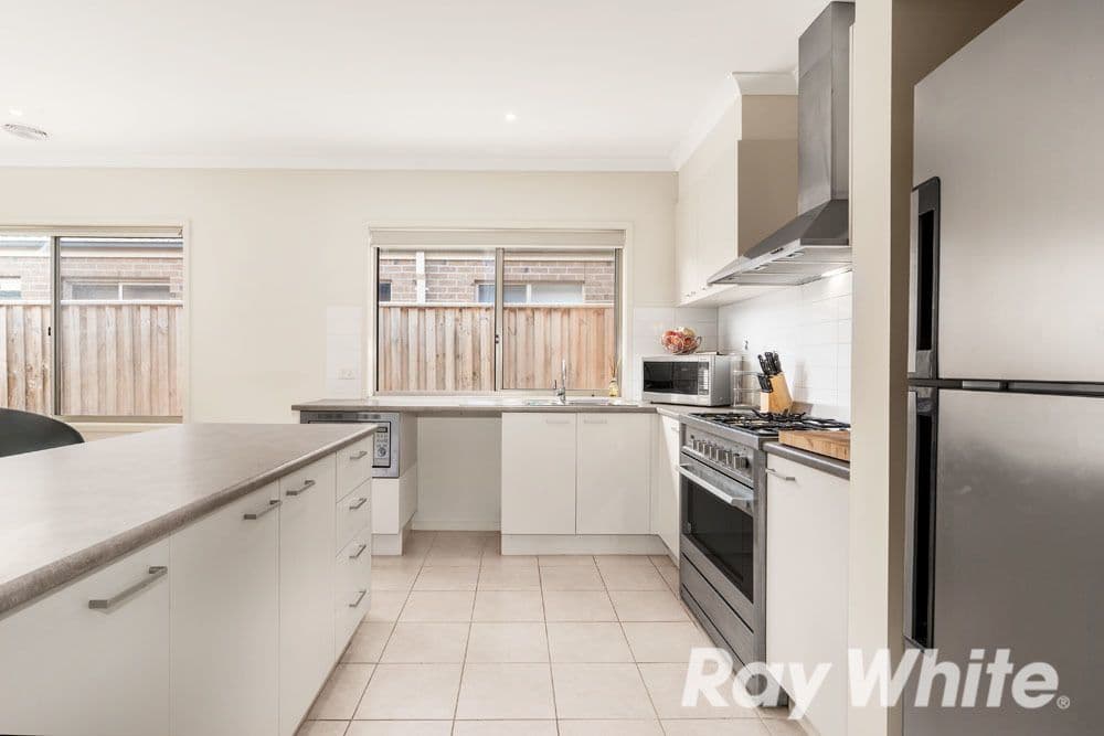 3 Clancy Way, Doreen VIC 3754, Doreen - Thumbnail 3