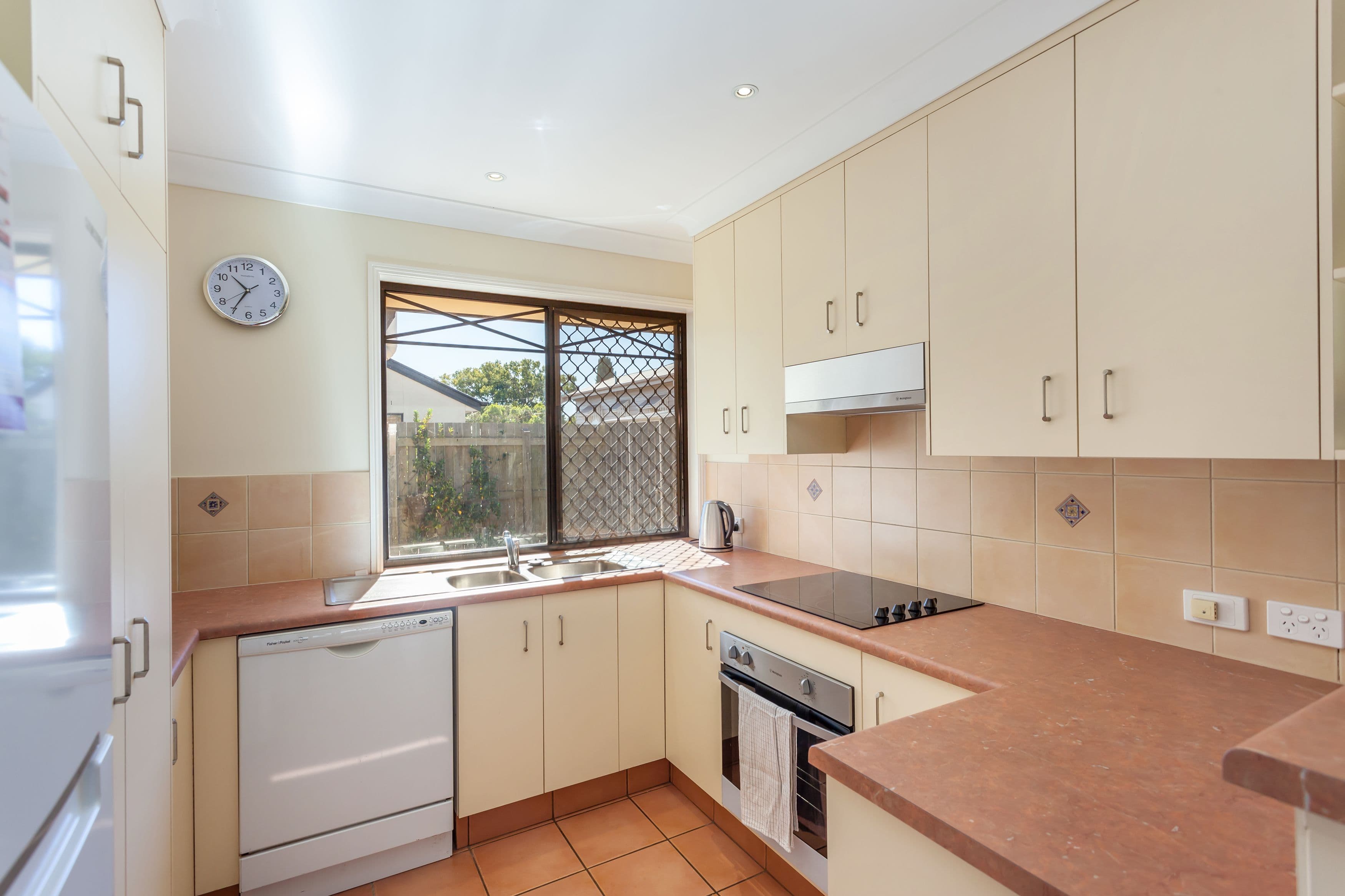 220 Campbell Street, Newtown QLD 4350, Newtown - Thumbnail 2
