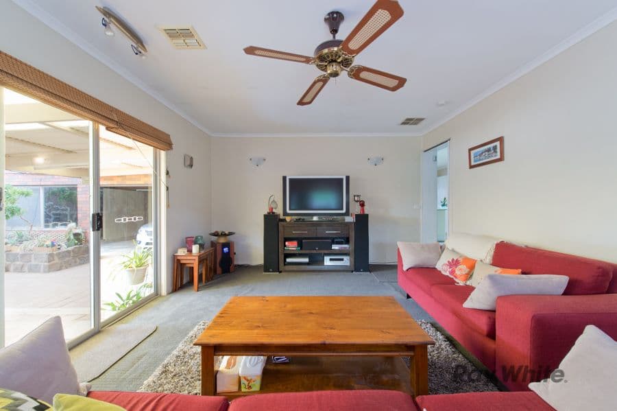 40 Mitchell Road, Melton South VIC 3338, Melton South - Thumbnail 7