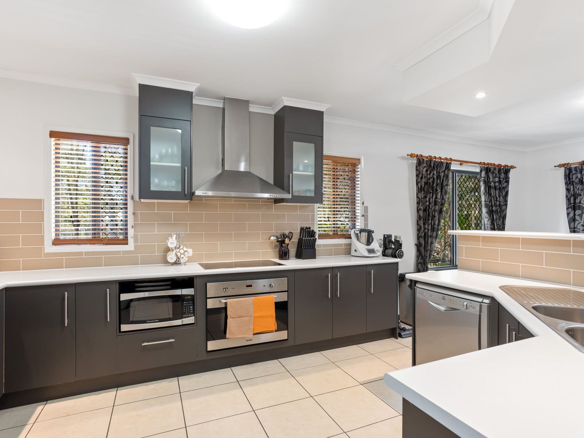 11 Helidon Grove, Ormeau QLD 4208, Ormeau - Thumbnail 4