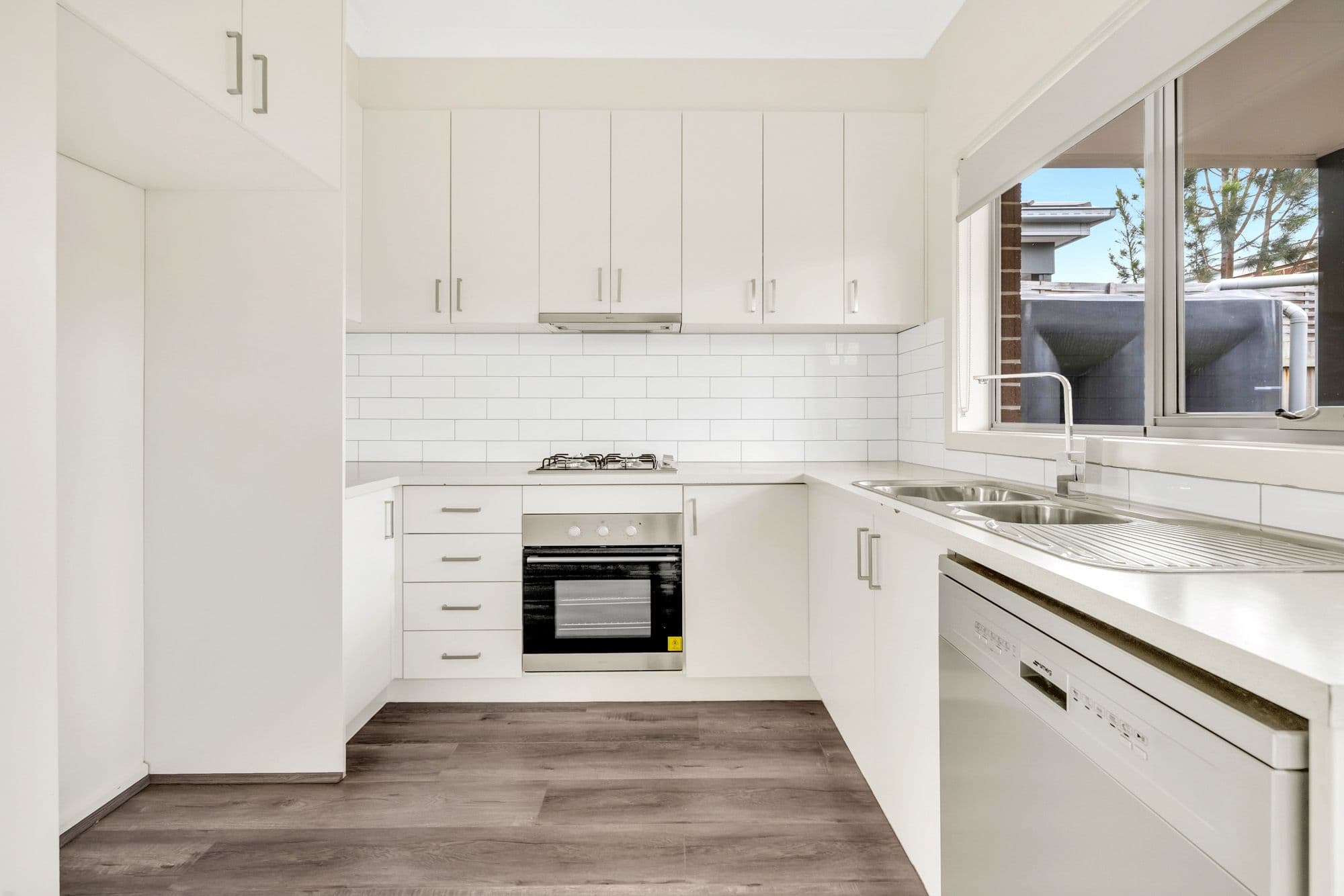 22 Pelican Place, Werribee VIC 3030, Werribee - Thumbnail 2