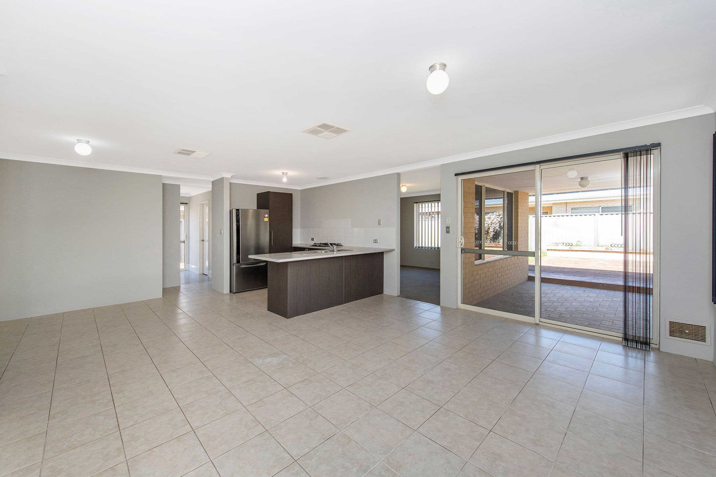 34 Kempeana Way, Baldivis WA 6171, Baldivis - Thumbnail 2