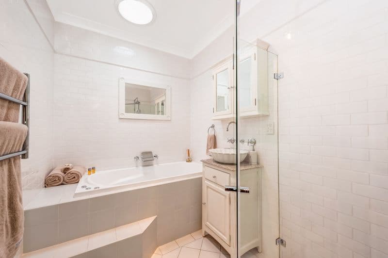 6 Mortimer Lewis Drive, HUNTLEYS COVE NSW 2111, Huntleys Cove - Thumbnail 4