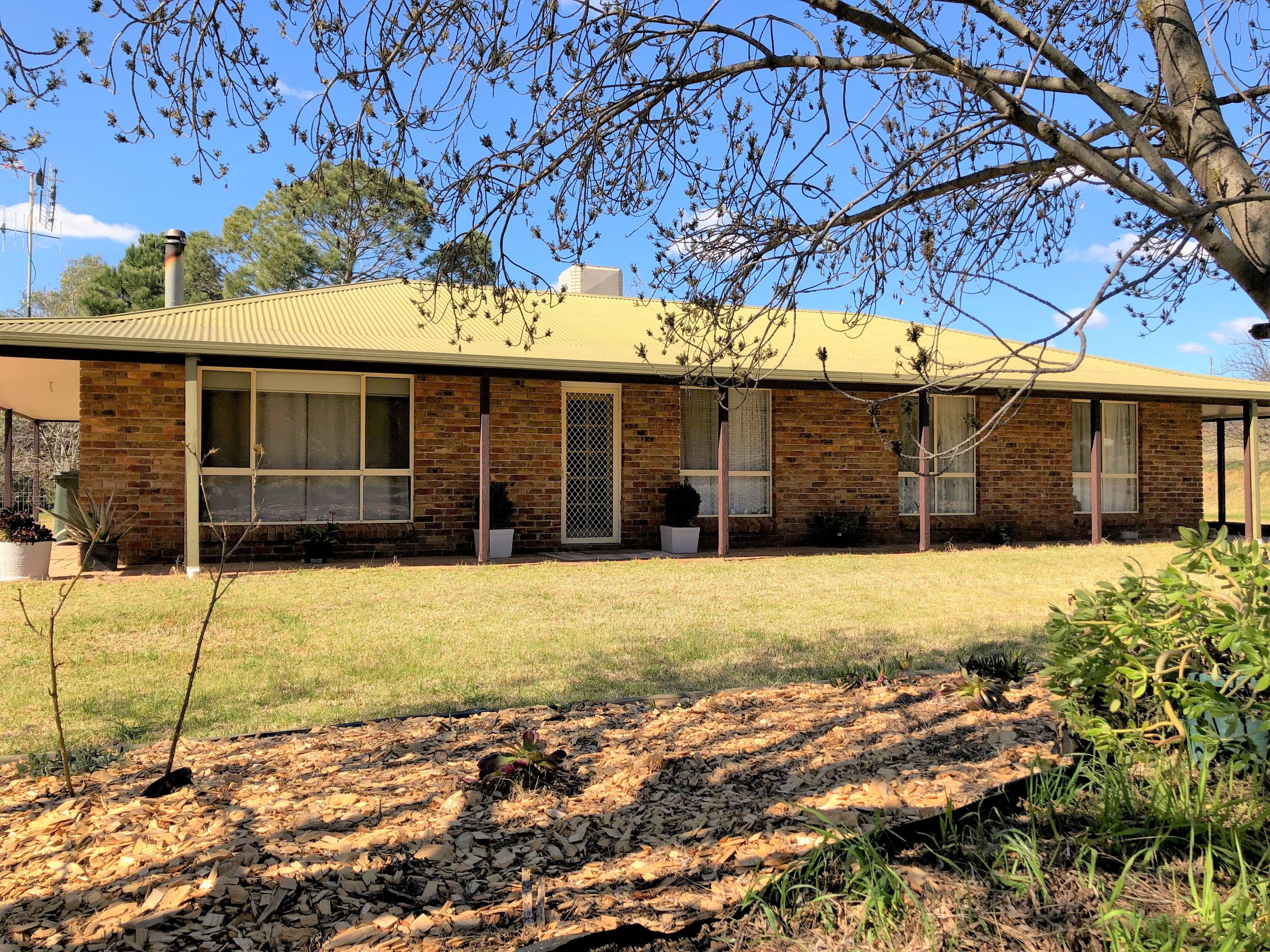 80 Tipperary Lane, Young - Image 1