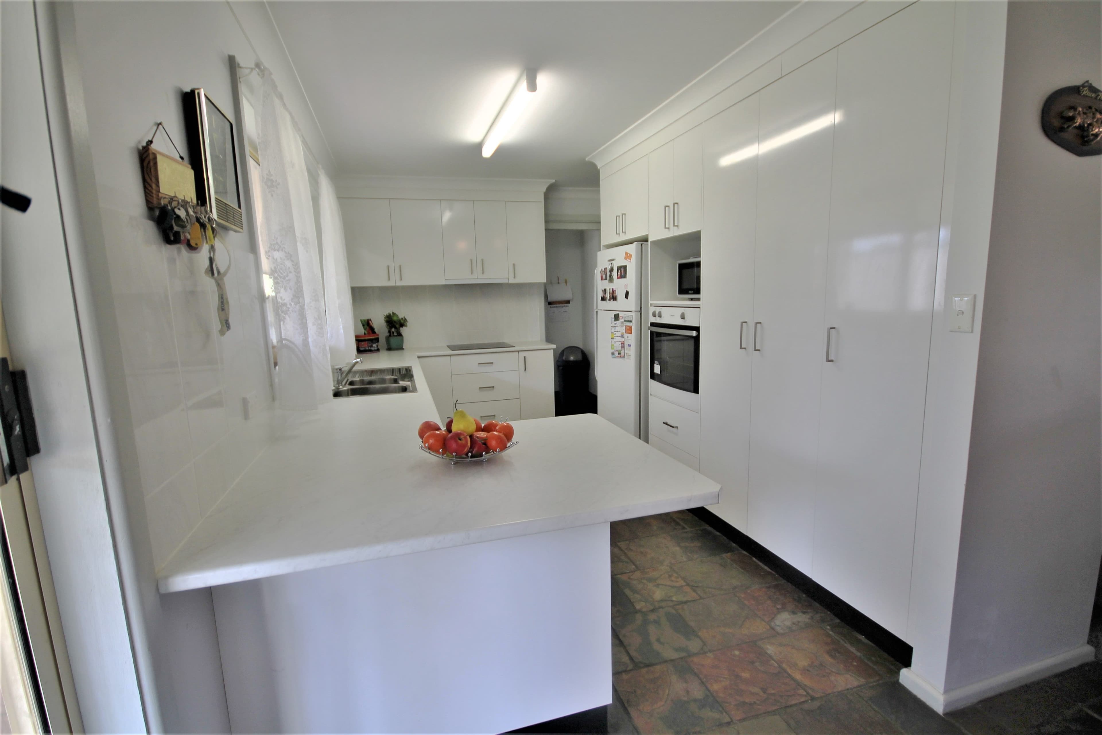 80 Tipperary Lane, Young - Thumbnail 4