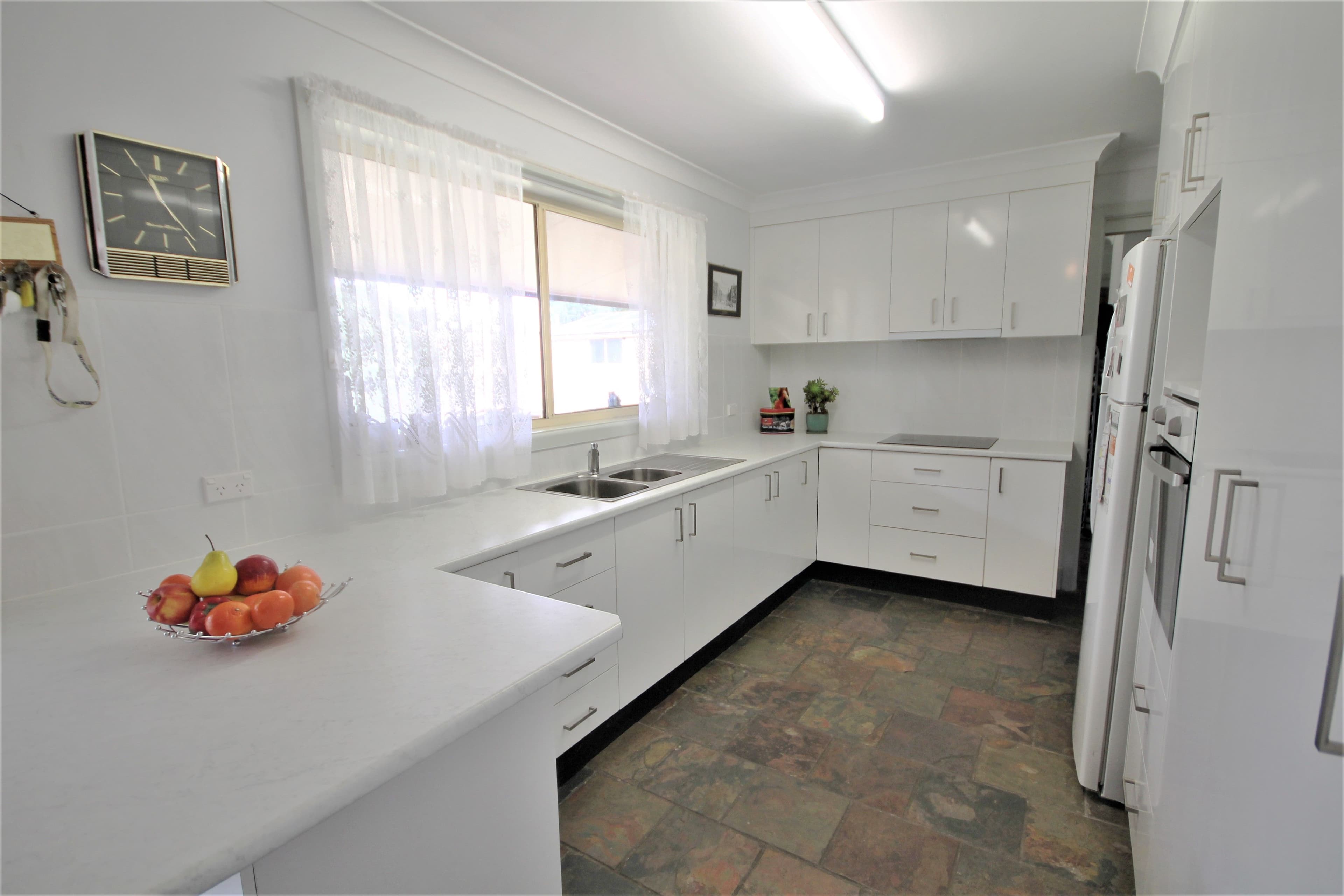 80 Tipperary Lane, Young - Thumbnail 5