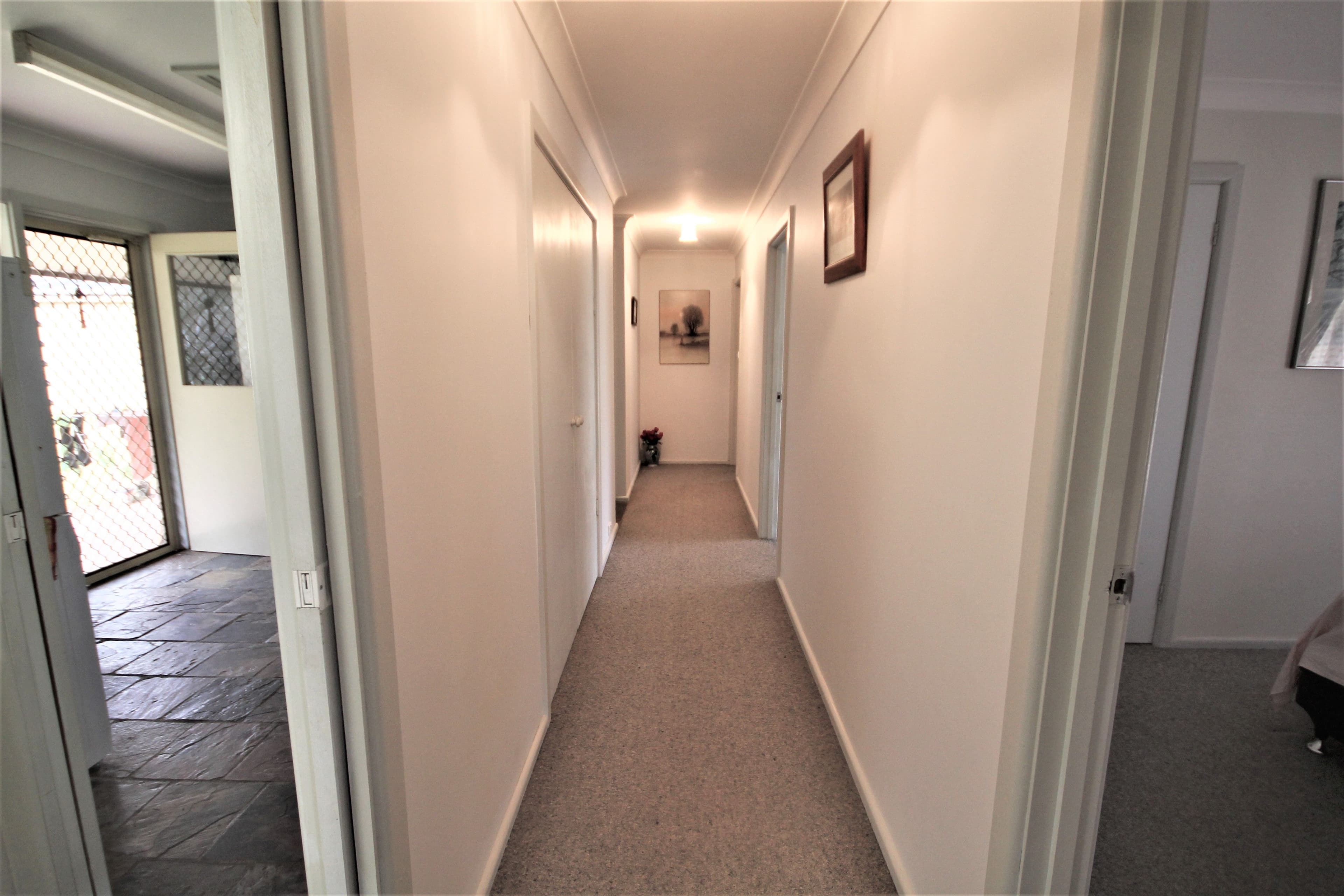 80 Tipperary Lane, Young - Thumbnail 8