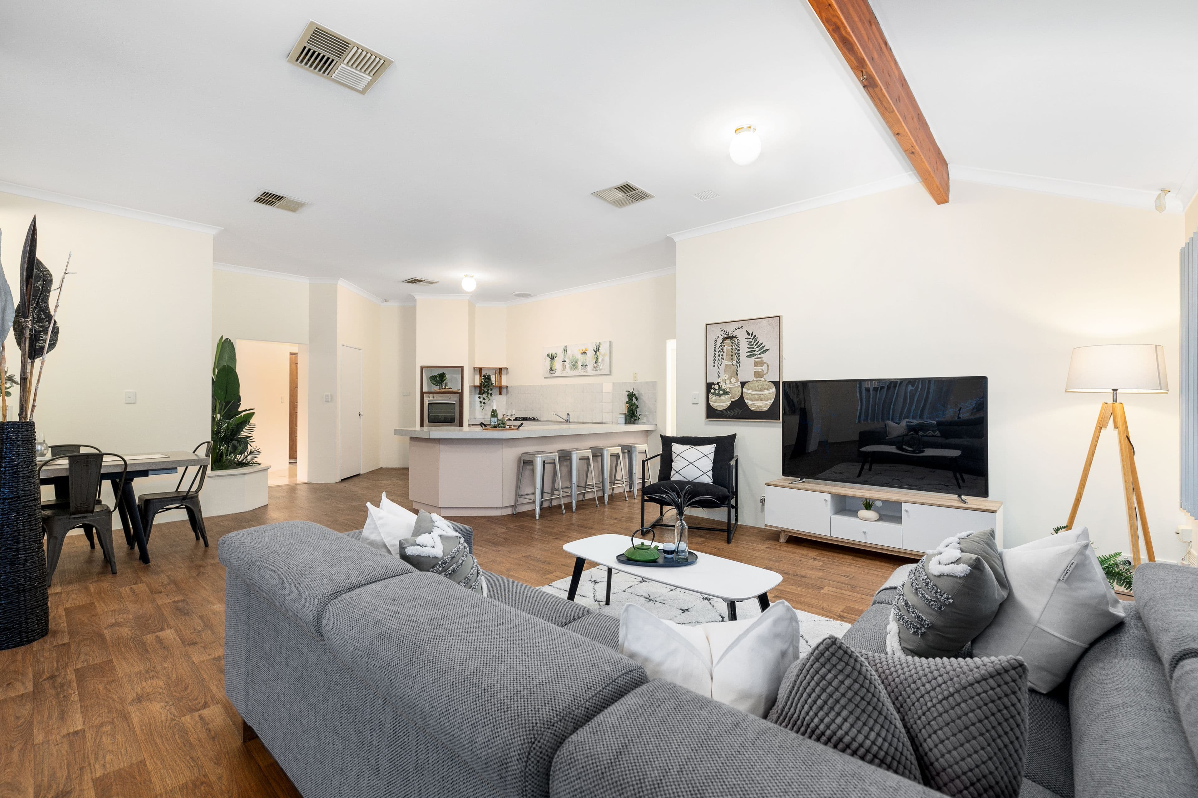 7 Estcourt Road, Redcliffe WA 6104, Redcliffe - Thumbnail 2