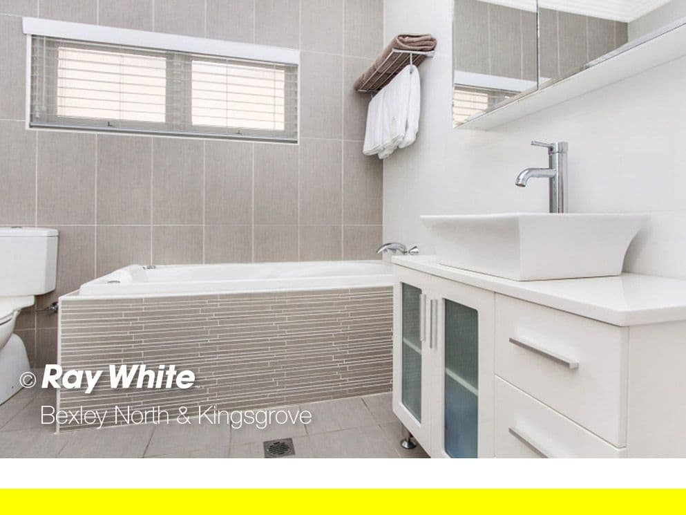 16 New England Drive, Kingsgrove NSW 2208, Kingsgrove - Thumbnail 7