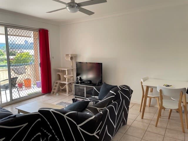 5 / 25 Gordon Street MILTON QLD 4064, 000 (Sold On 15-Mar-2021) Unit 2 Beds | 1 Bath | 1 Car 25 Gordon Street Milton - Thumbnail 4