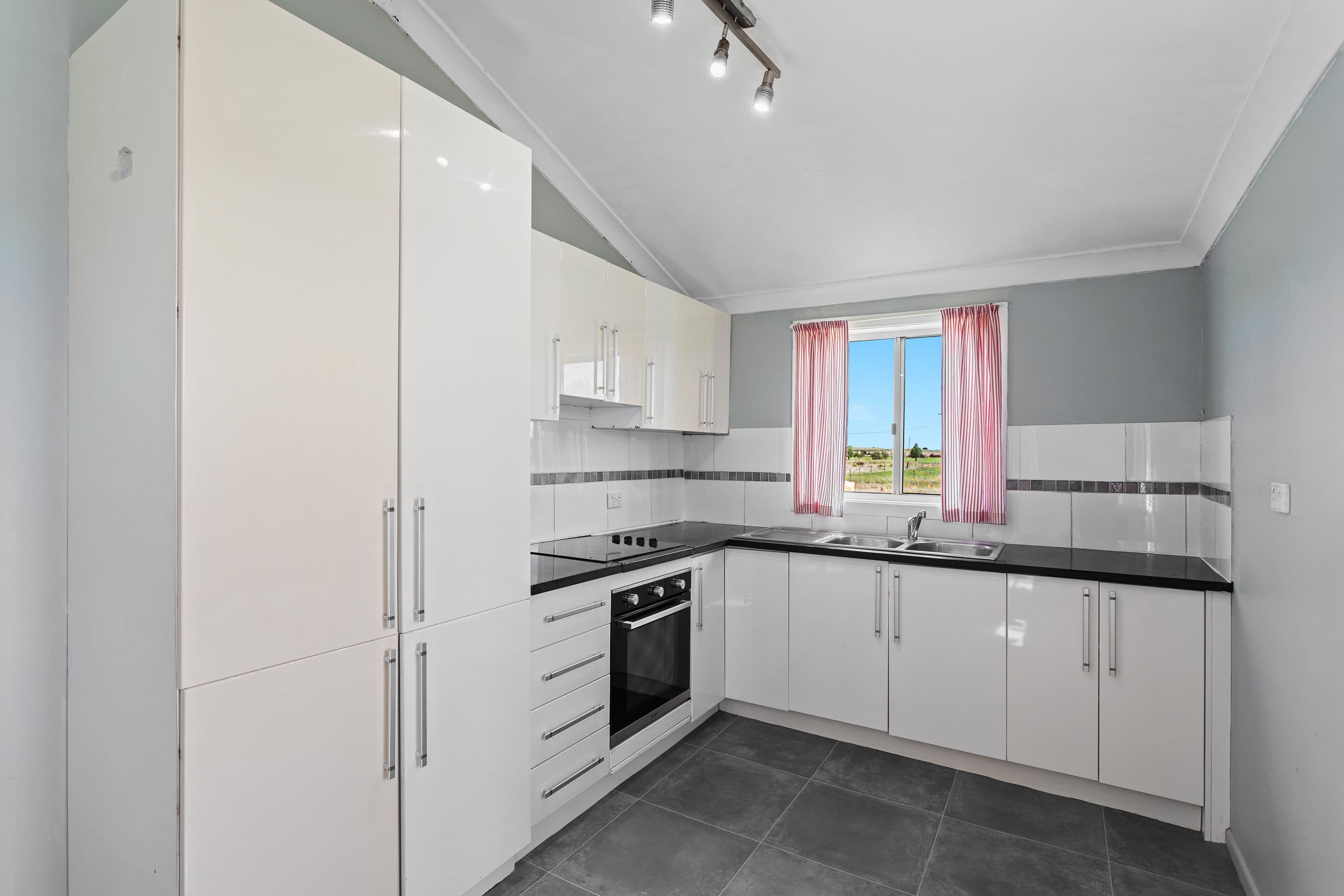 3 Baron Street, Jondaryan QLD 4403, Jondaryan - Thumbnail 2