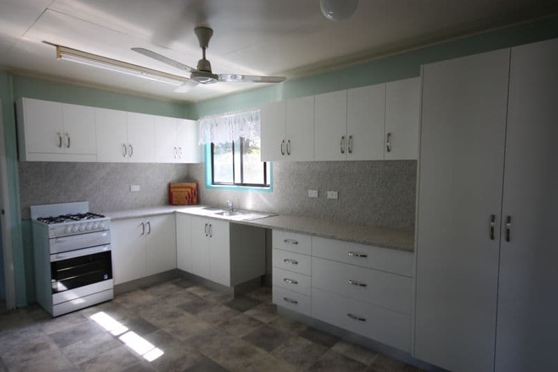 5 Whitlock Place, BILOELA QLD 4715, Biloela - Thumbnail 2